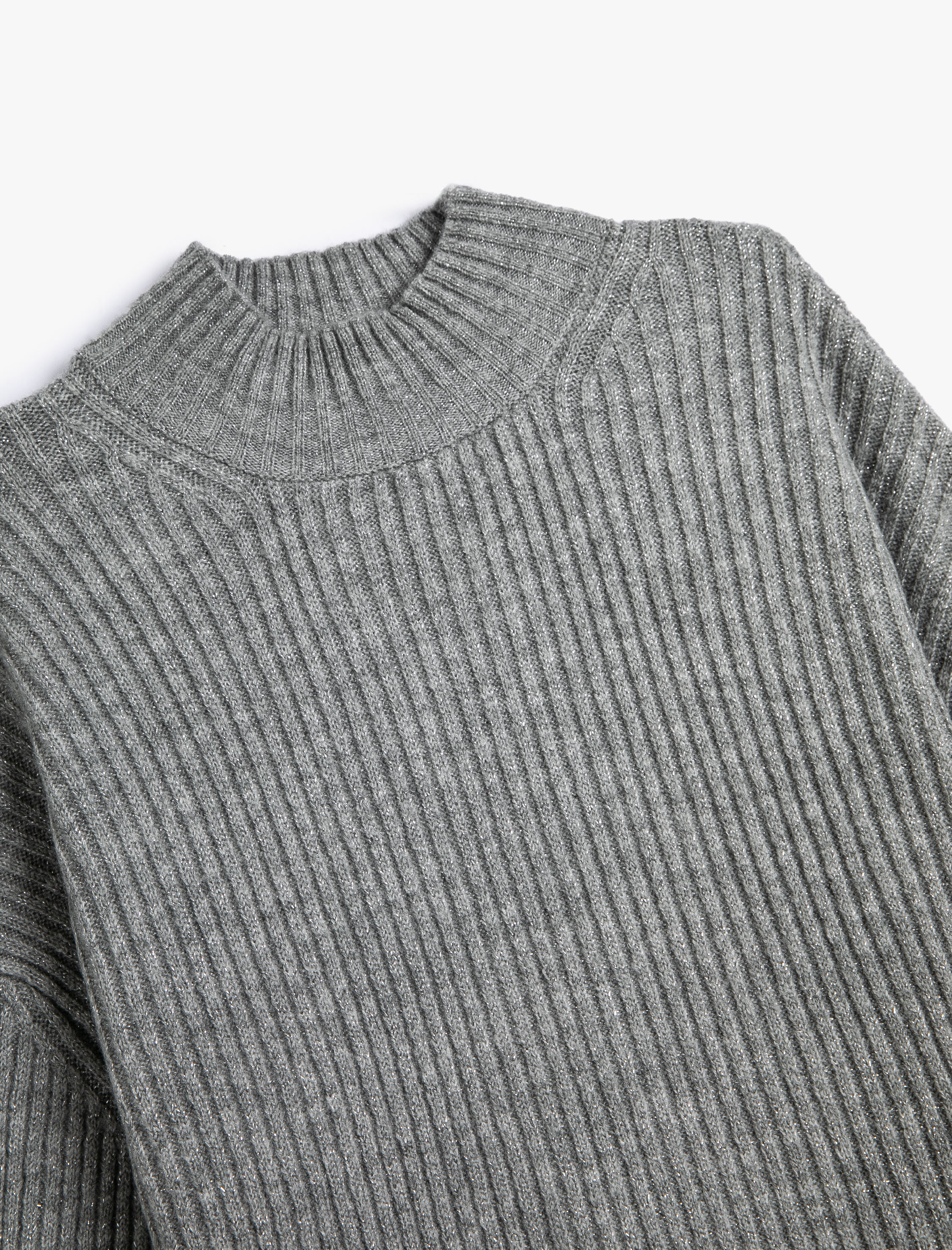   Dik Yaka Basic Triko Kazak Uzun Kollu Rahat Kalıp Kaşkorse Metal İplik Detaylı