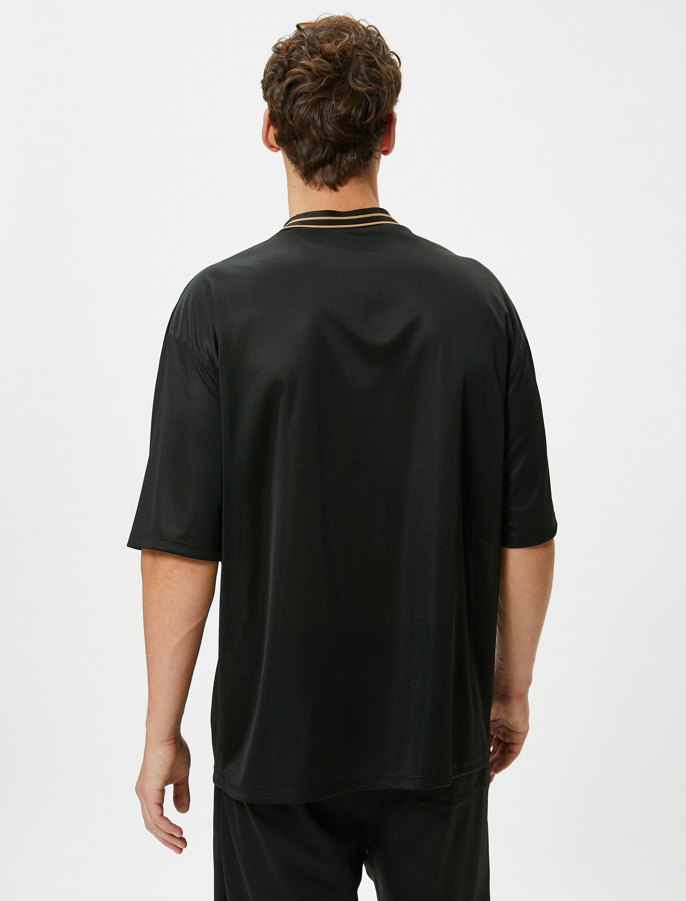   Spor Tişört V Yaka Kolej Baskılı Kısa Kollu