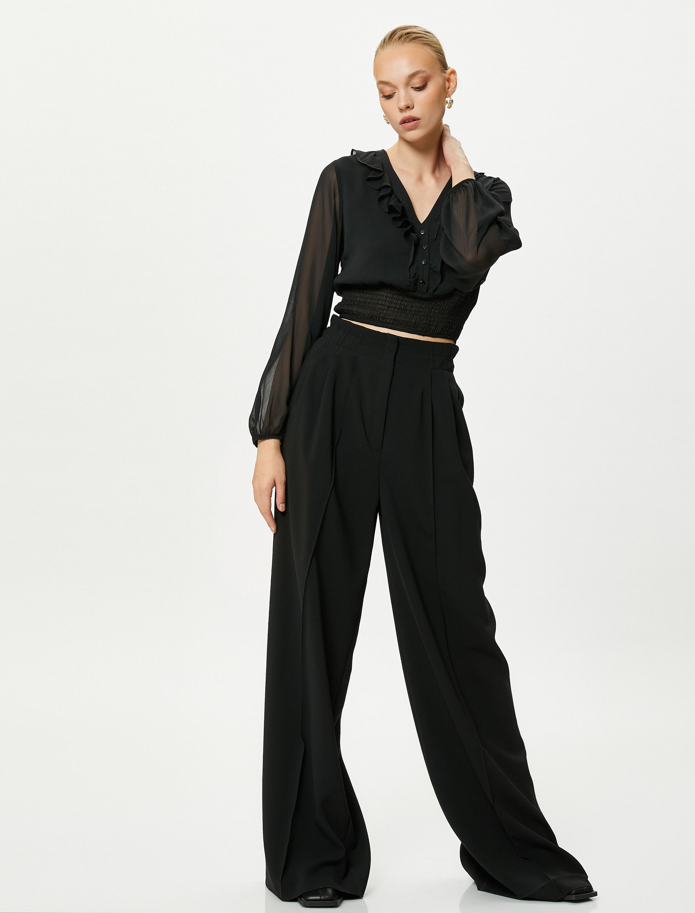 Şifon Crop Bluz Balon Kollu V Yaka Fırfırlı Düğmeli