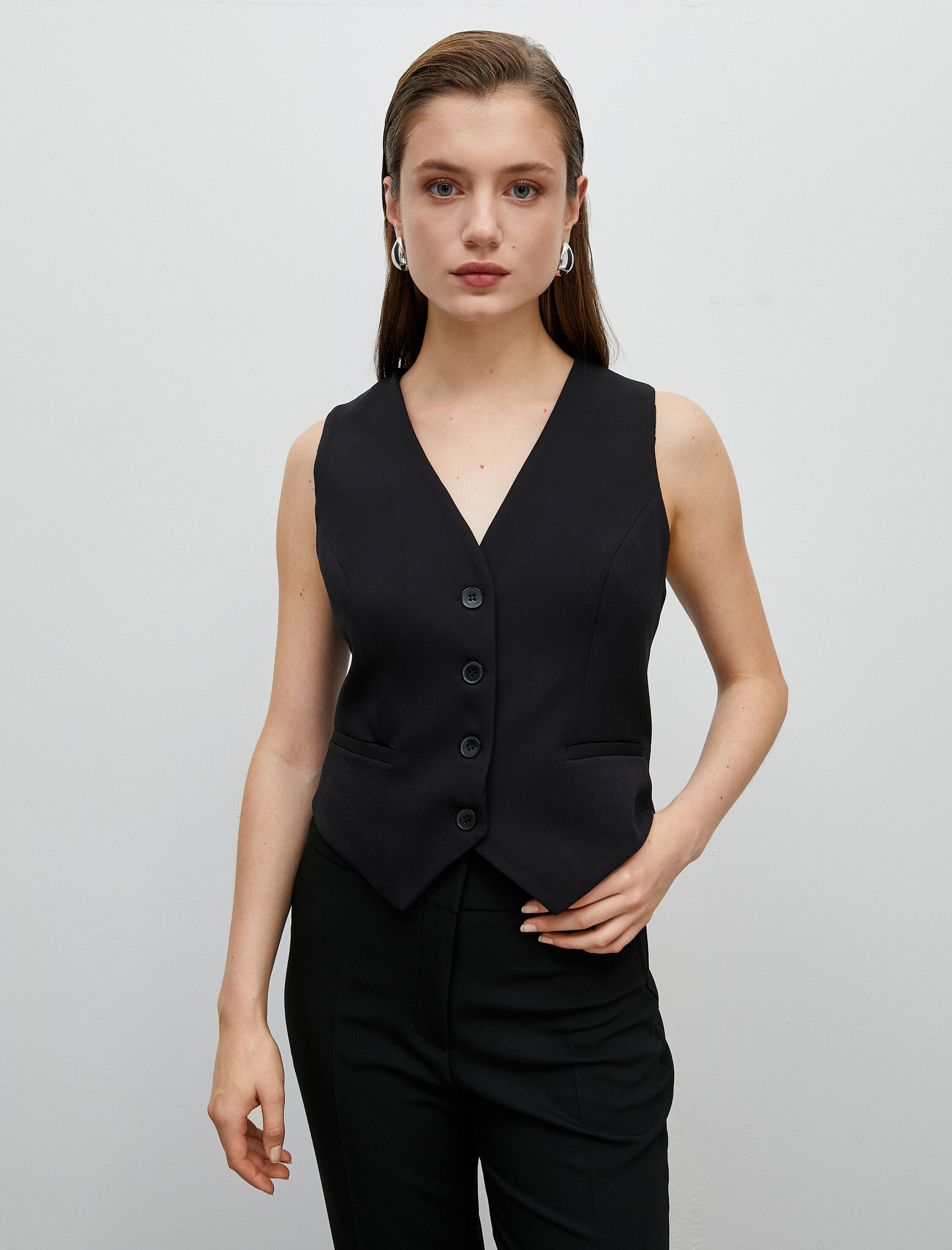   Yelek V Yaka Düğmeli Cep Detaylı