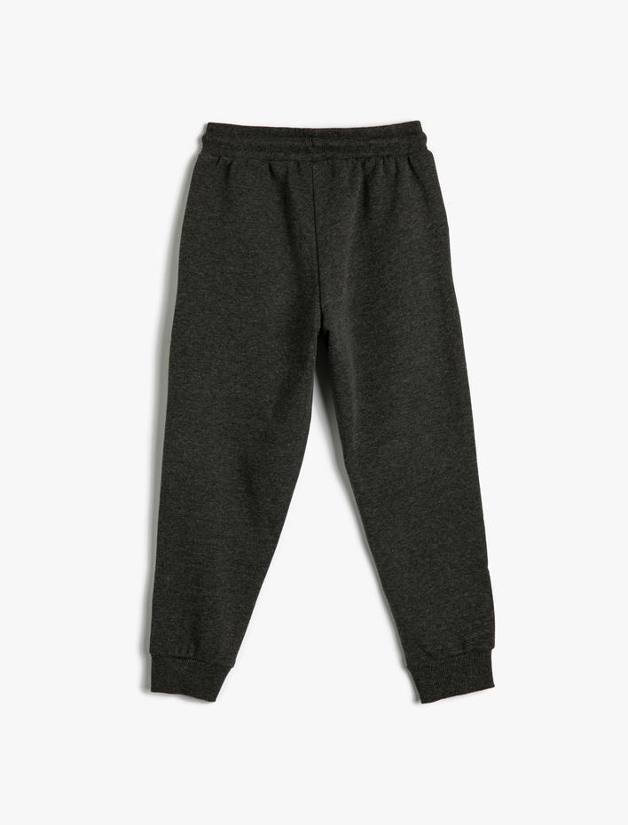 Erkek Çocuk Jogger Eşofman Altı Beli Bağlamalı Cepli Baskı Detaylı