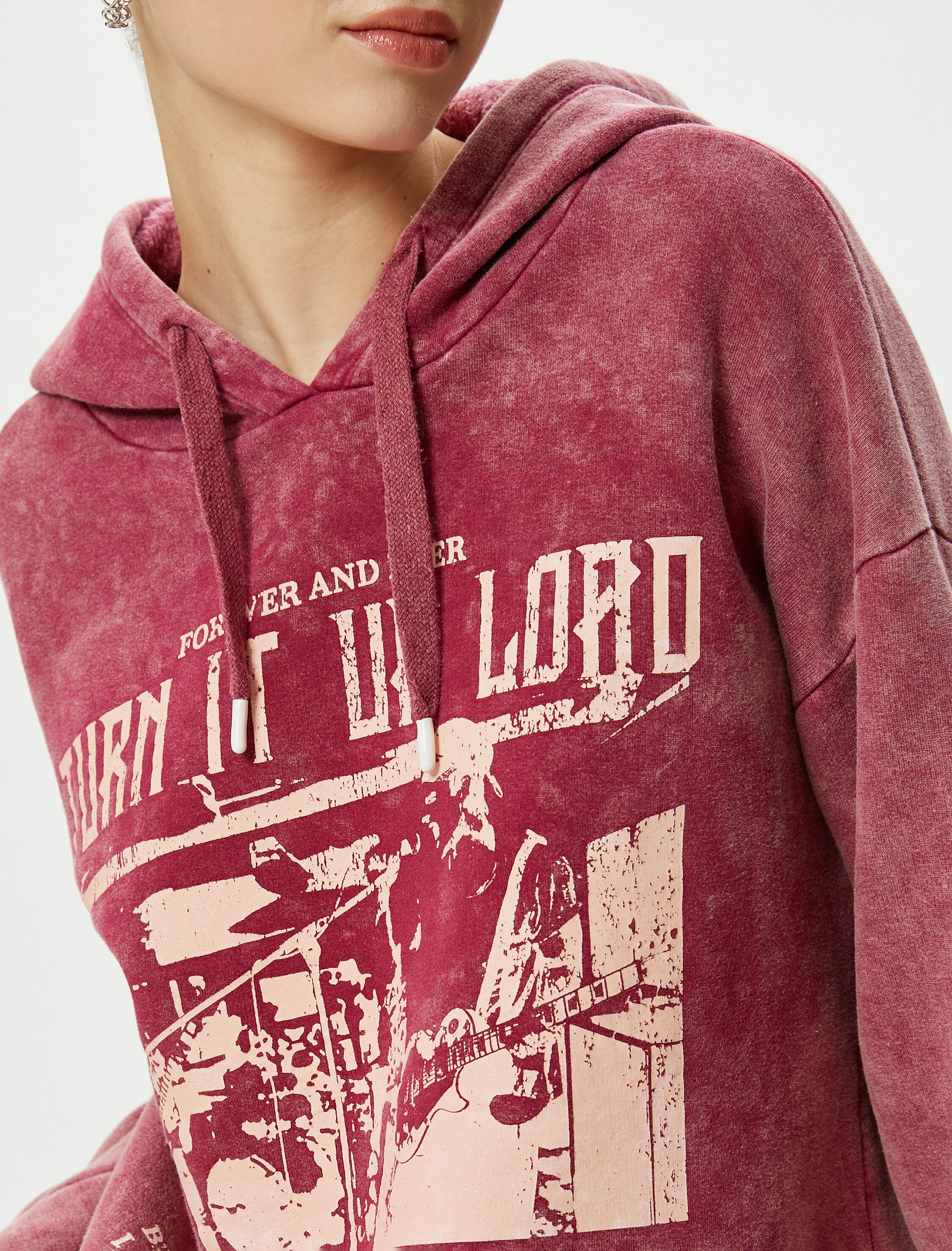   Kapşonlu Sweatshirt Soluk Efektli Baskılı Şardonlu Pamuklu