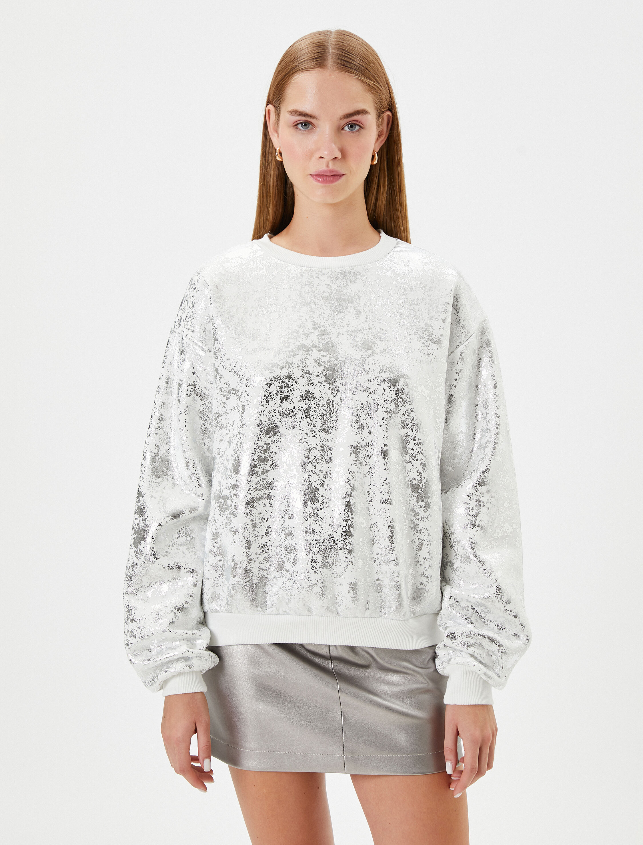   Parlak Varaklı Sweatshirt Uzun Kollu Bisiklet Yaka Rahat Kalıp