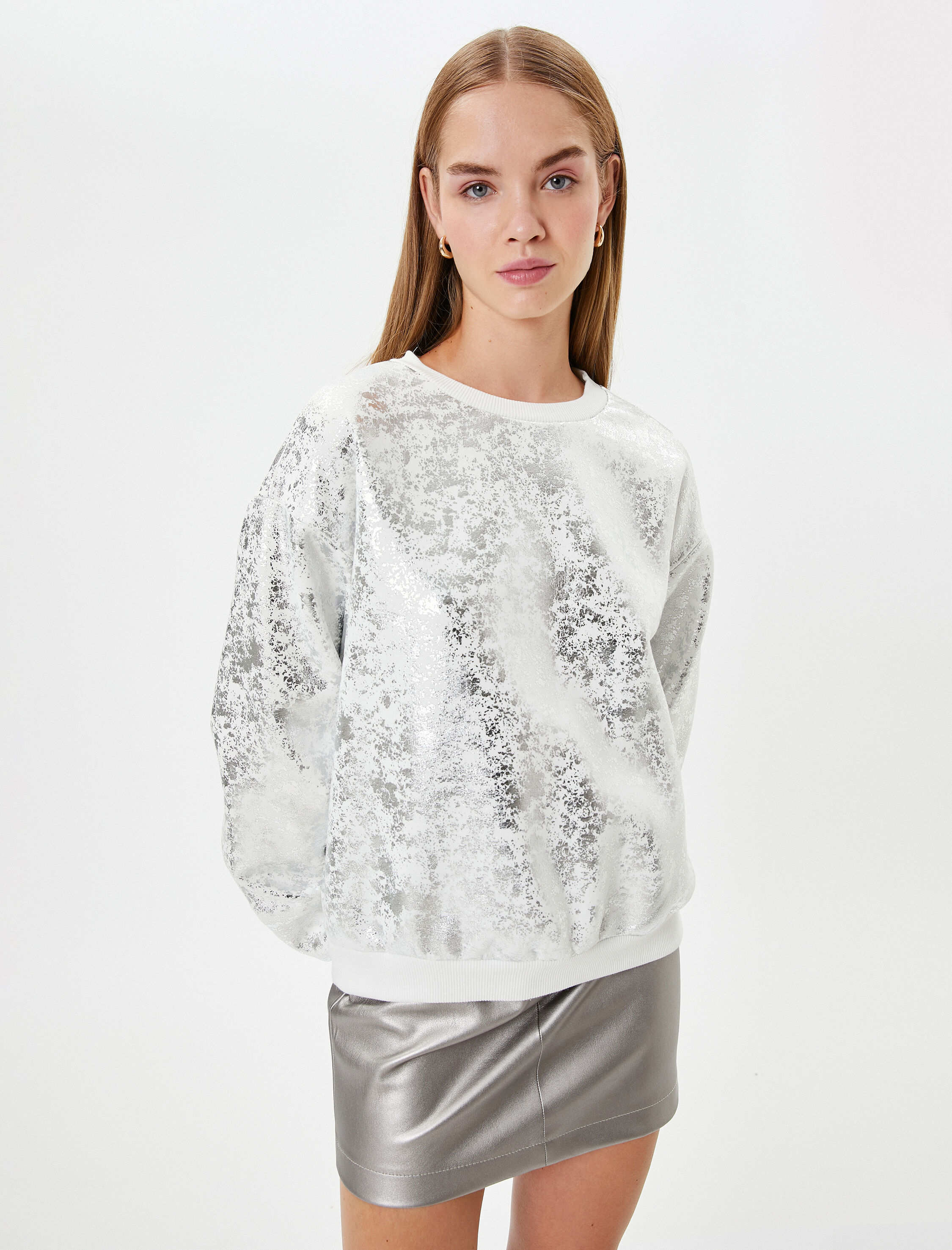   Parlak Varaklı Sweatshirt Uzun Kollu Bisiklet Yaka Rahat Kalıp