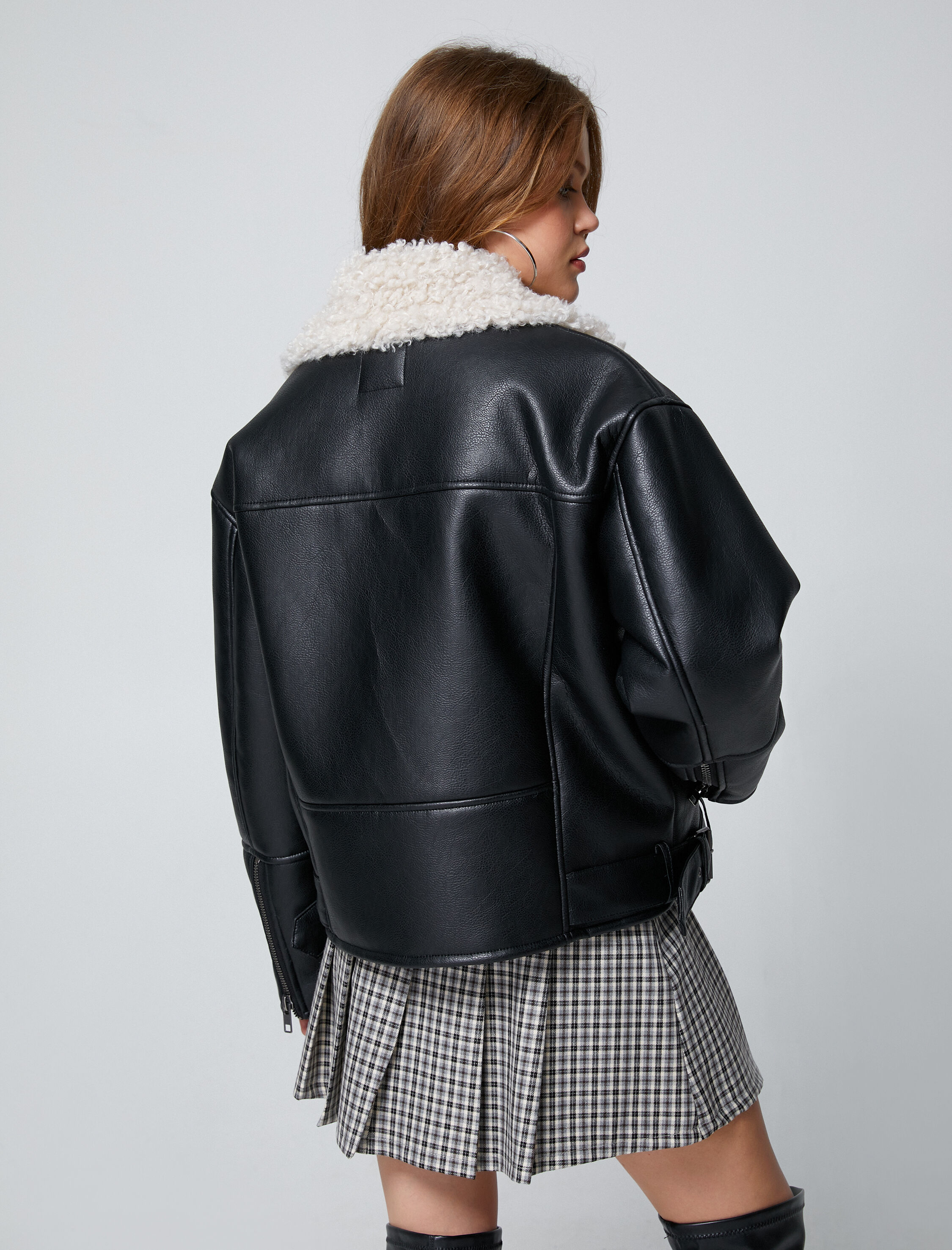  Biker Ceket Deri Görünümlü Peluş Detaylı Cepli Fermuarlı
