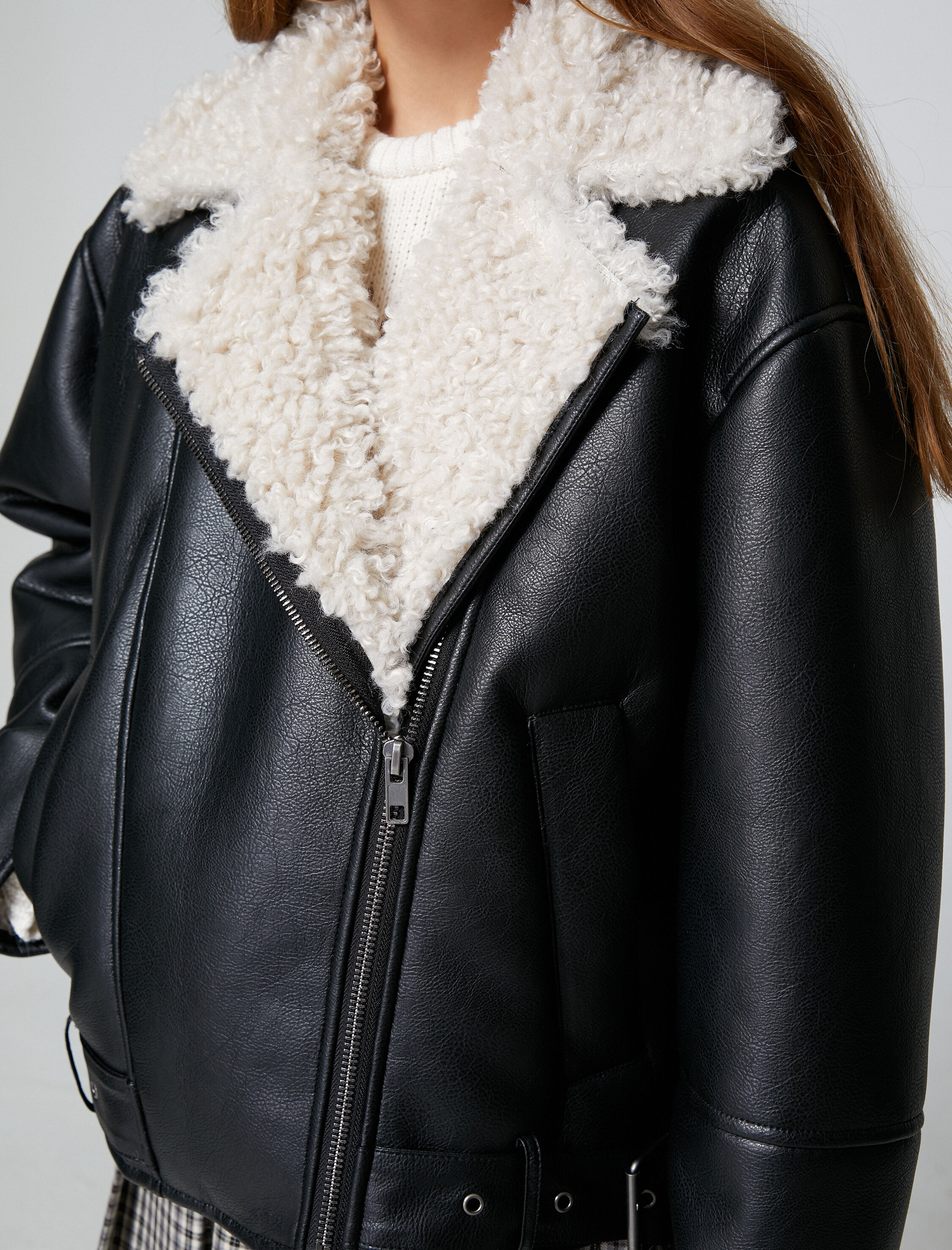   Biker Ceket Deri Görünümlü Peluş Detaylı Cepli Fermuarlı