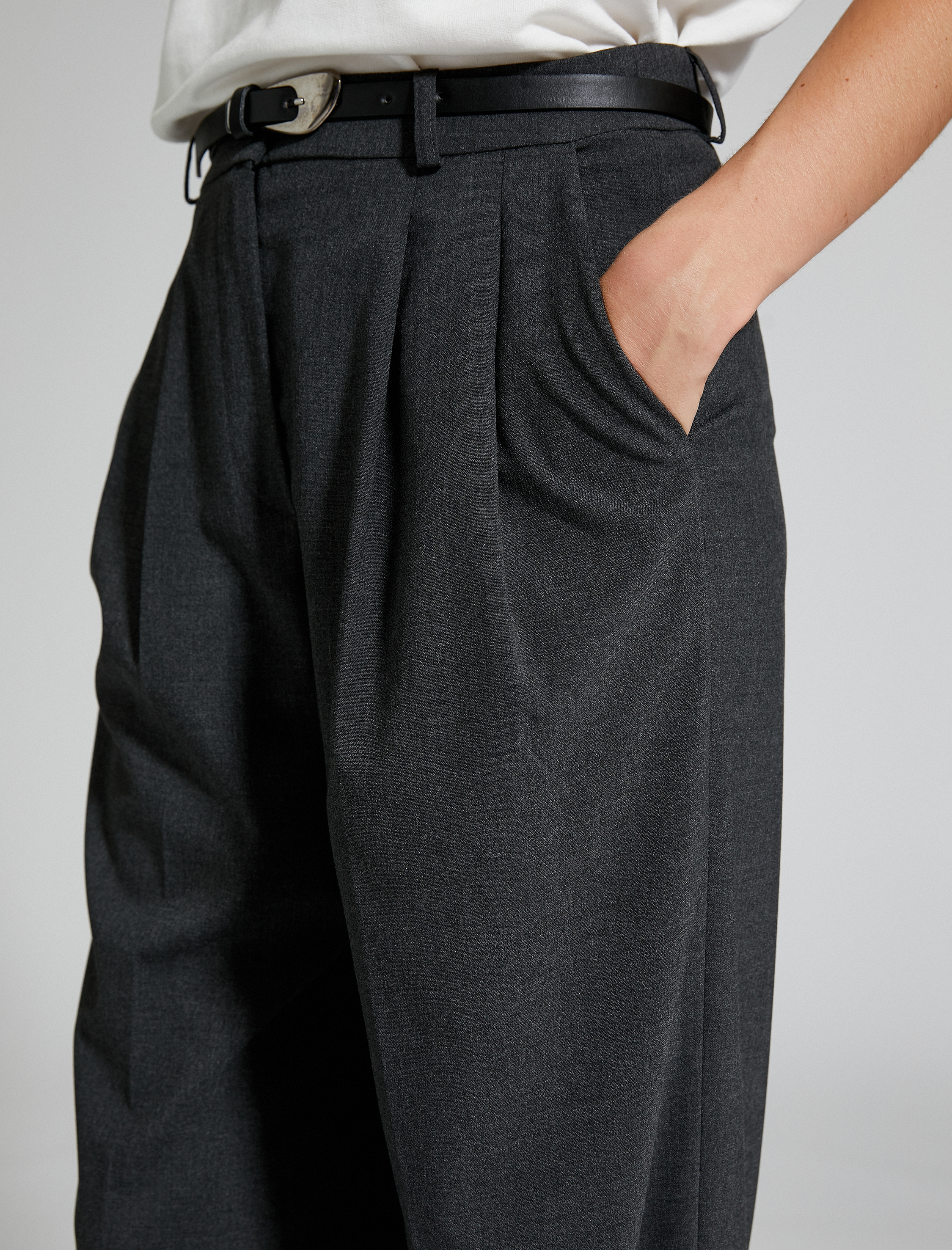   Kumaş Palazzo Pantolon Kemer Detaylı Cepli Pileli