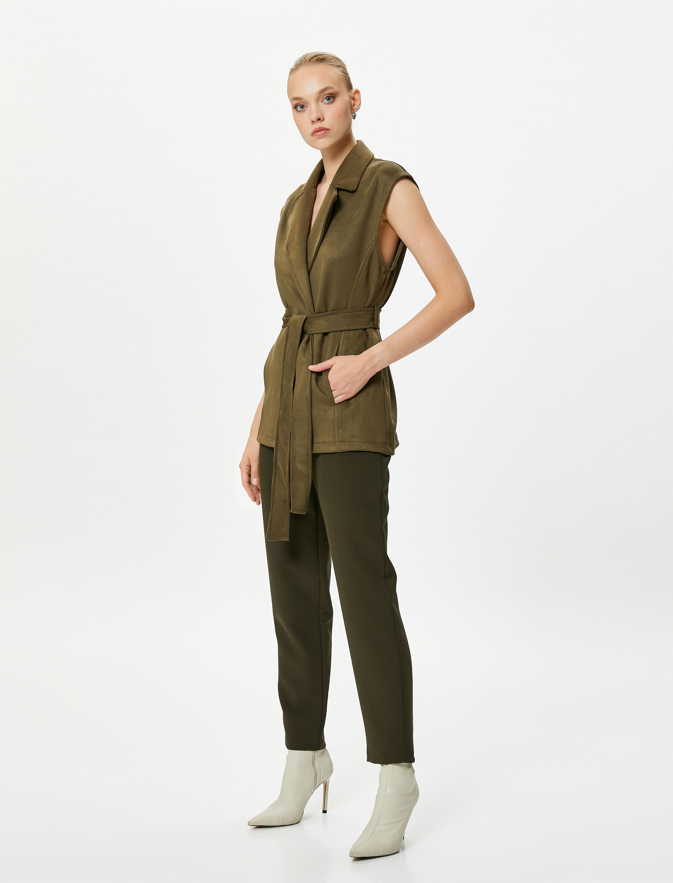   Süet Dokulu Yelek Kuşaklı Kruvaze Kapama