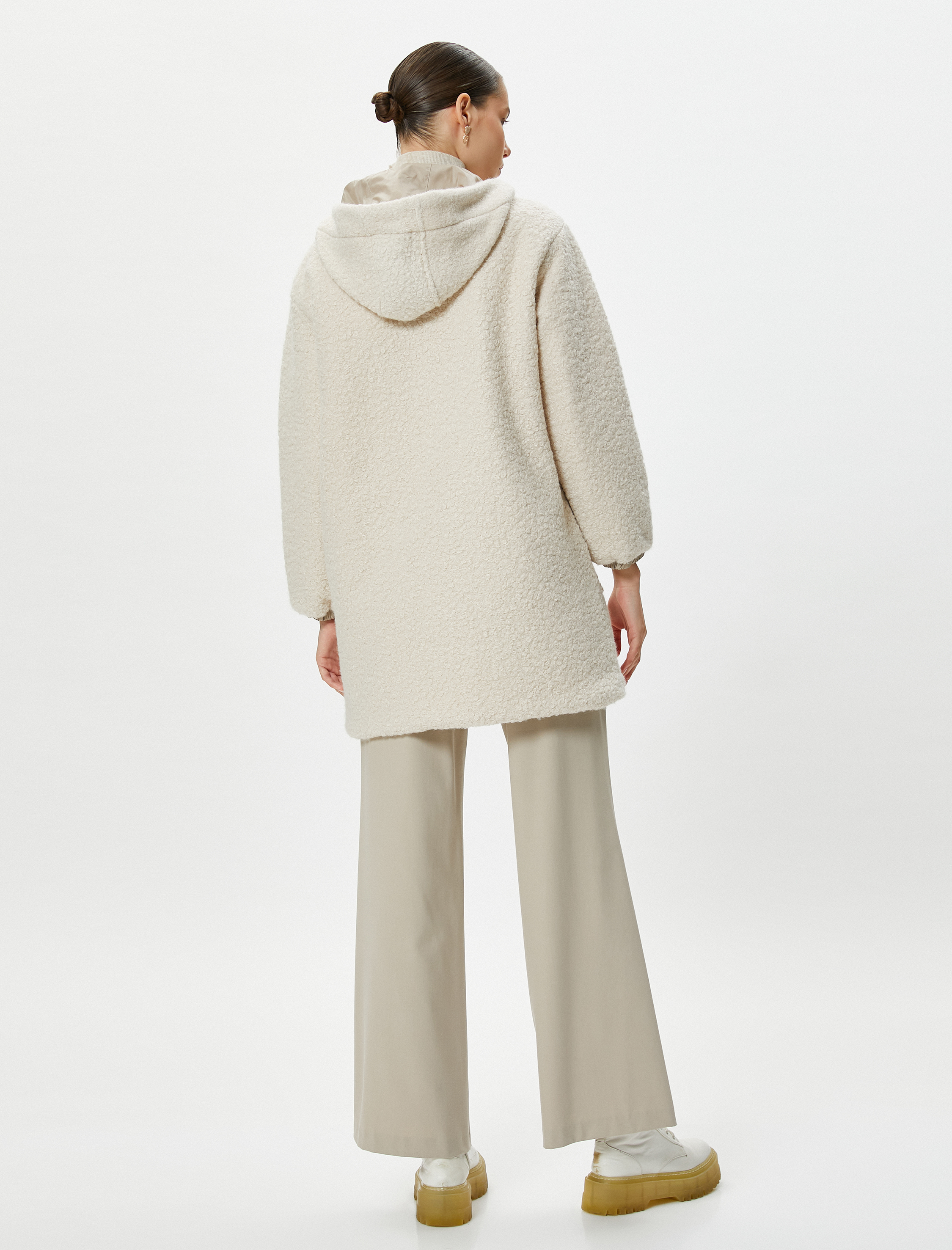   Peluş Uzun Kaban Kapşonlu Fermuarlı Kapitone Rüzgar Kapaklı Cepli