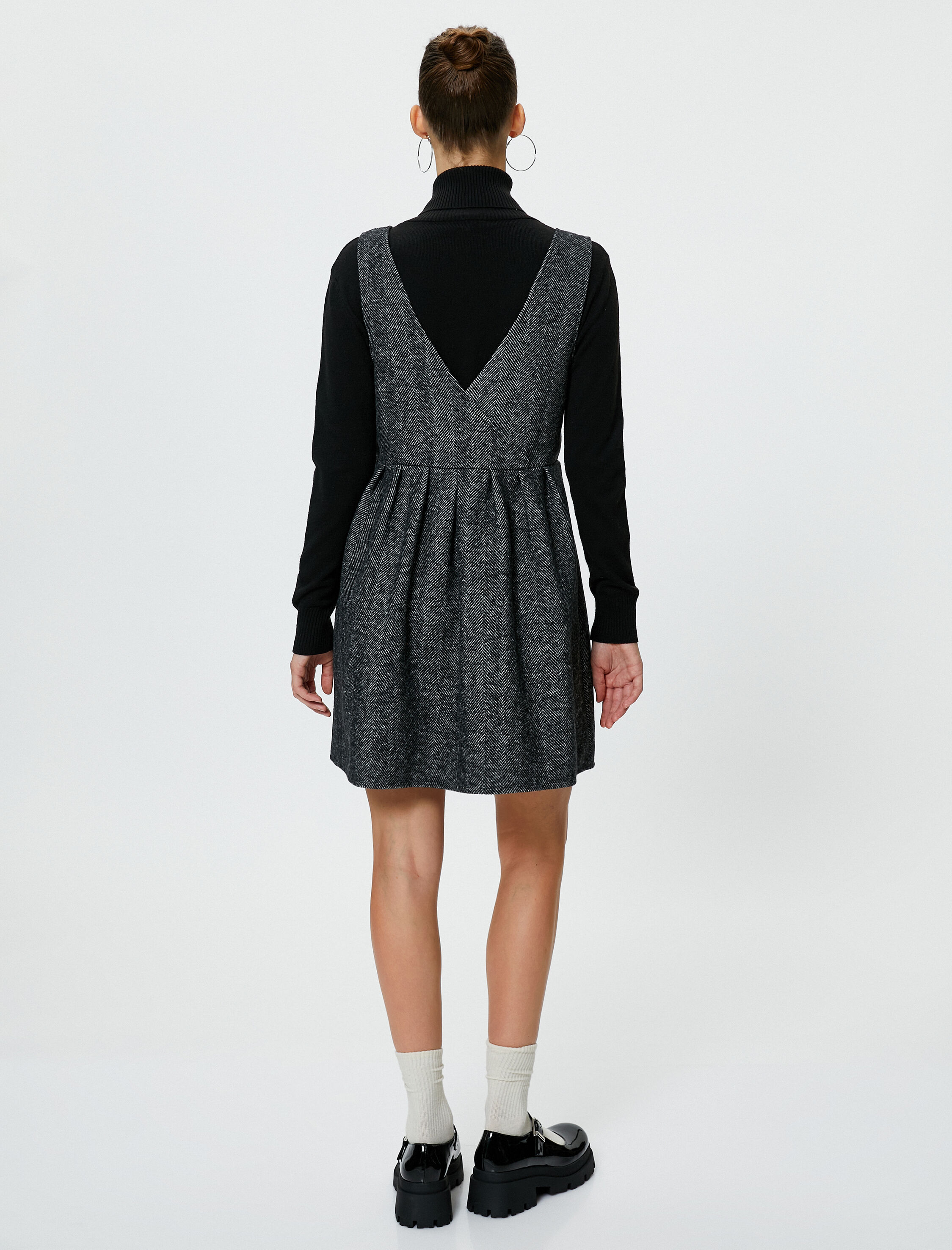   Jile Kışlık Elbise Mini Kolsuz Rahat Kesim Önden Bağlama Detaylı