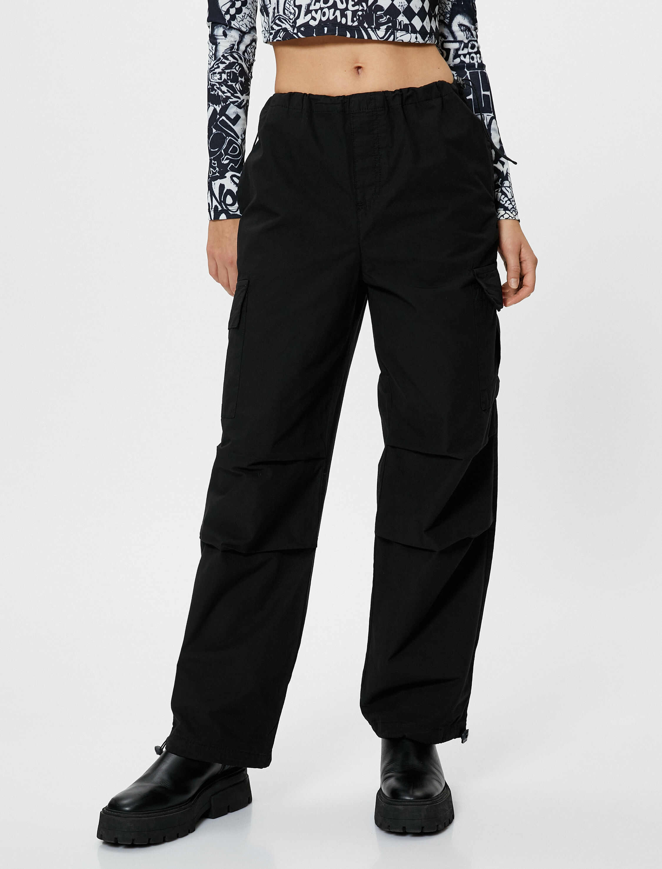   Paraşüt Pantolon Oversize Kargo Cepli Beli ve Paçaları Lastikli Pamuklu