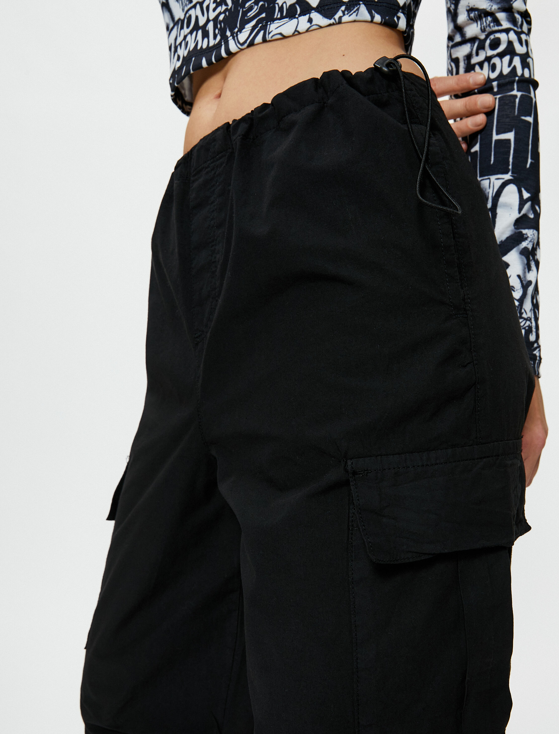  Paraşüt Pantolon Oversize Kargo Cepli Beli ve Paçaları Lastikli Pamuklu