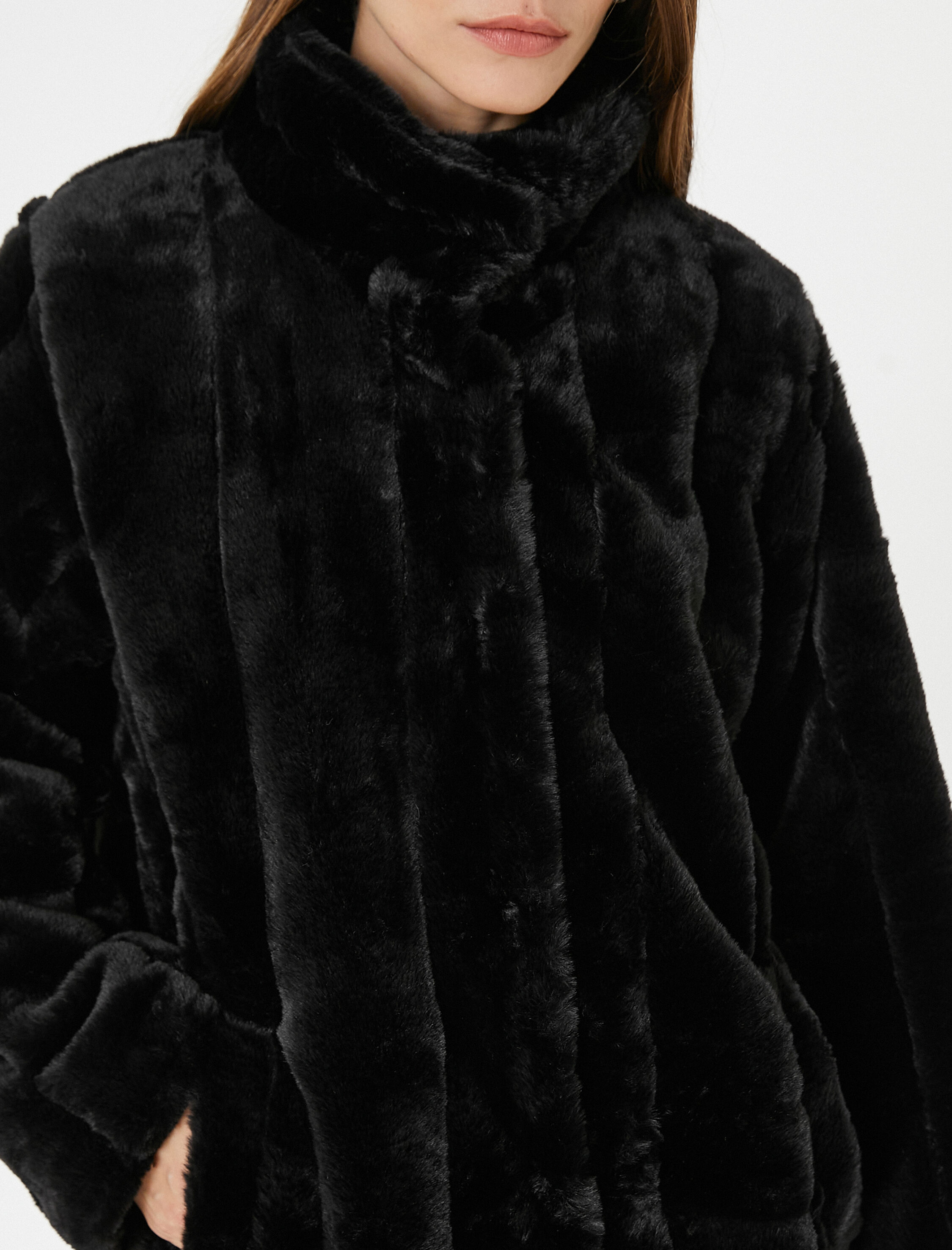   Peluş Mont Dik Yaka Cep Detaylı