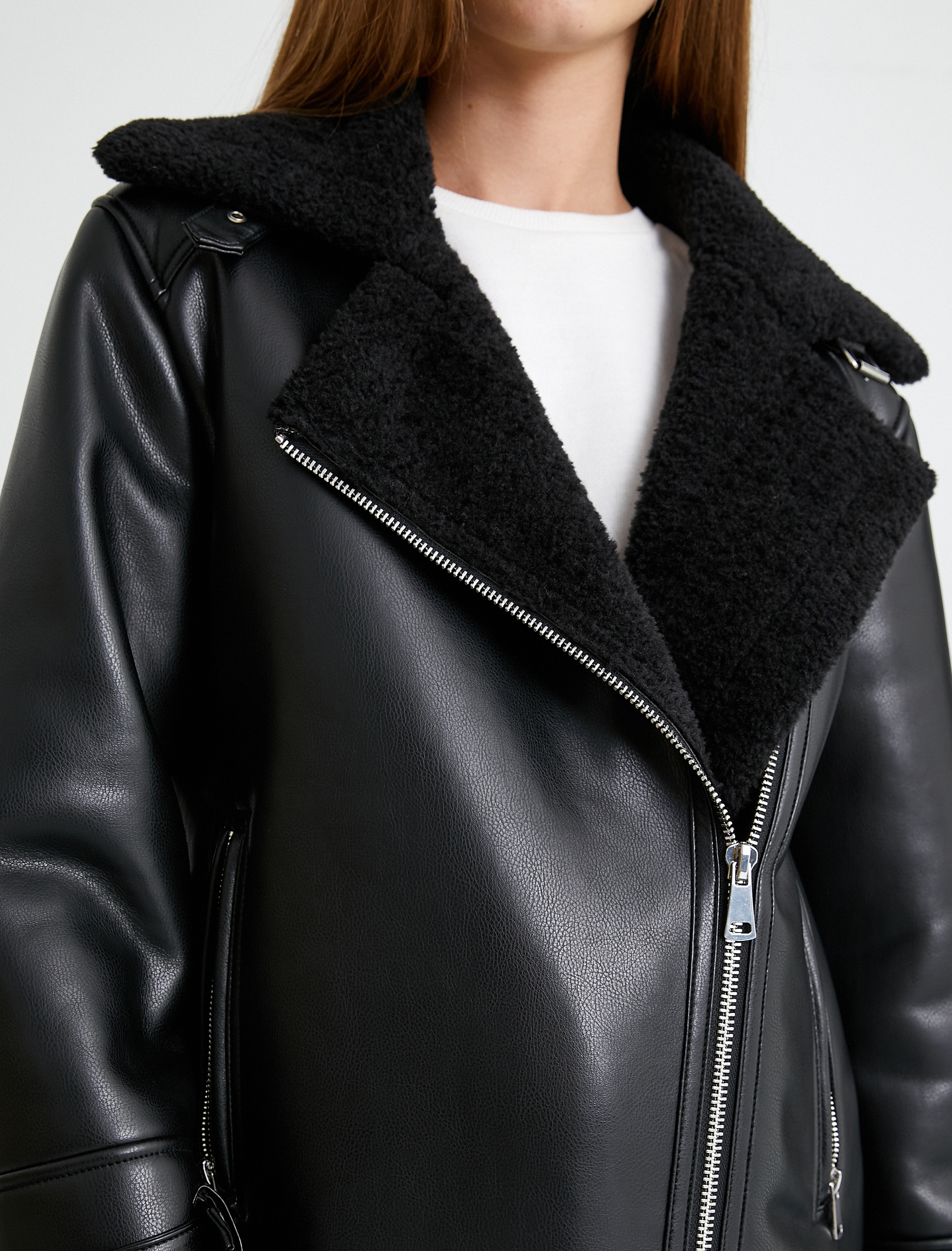   Biker Ceket Suni Deri Kruvaze Kapama Fermuarlı Peluş Detaylı