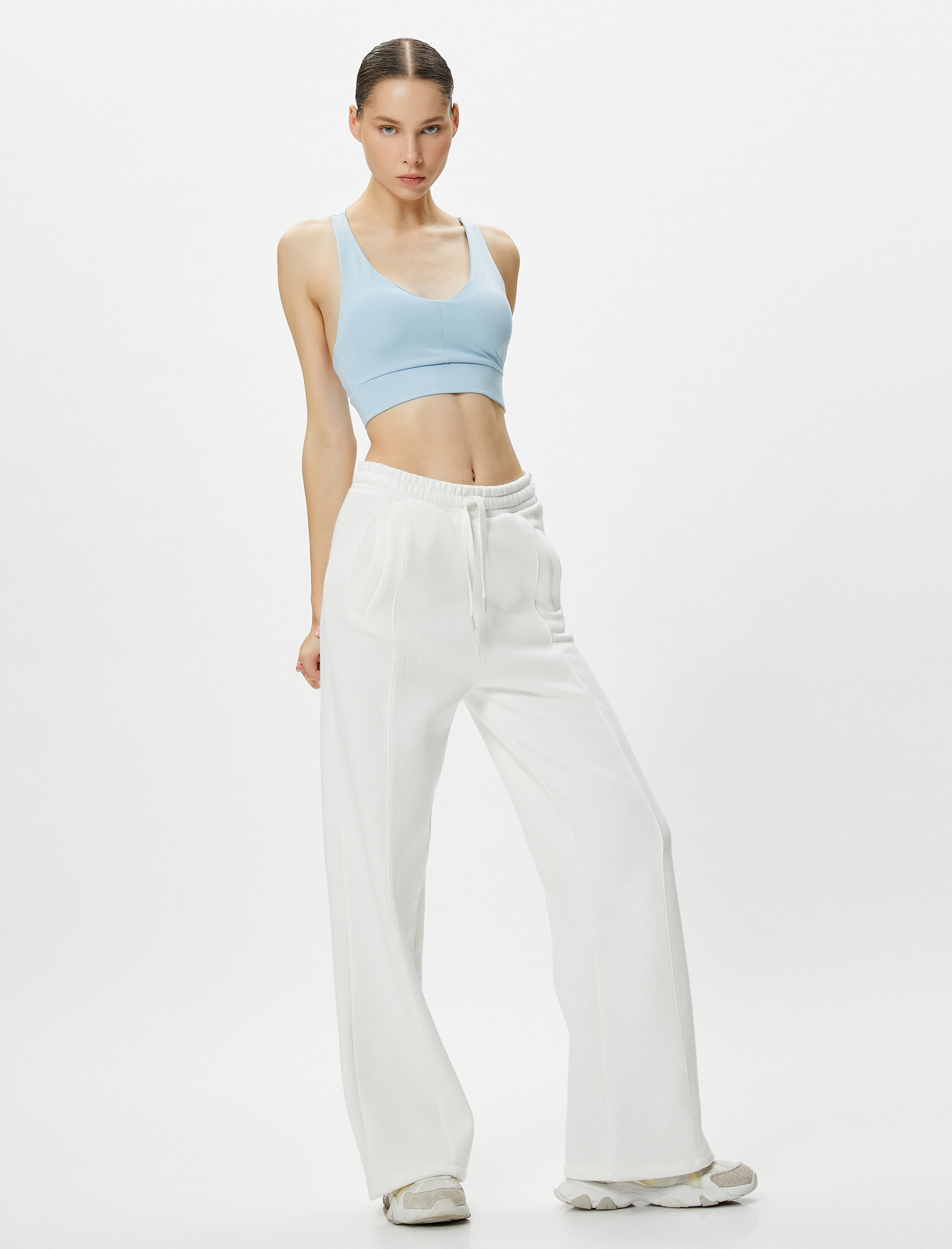   Arkası Çapraz Sporcu Sütyeni U Yaka Kapsız