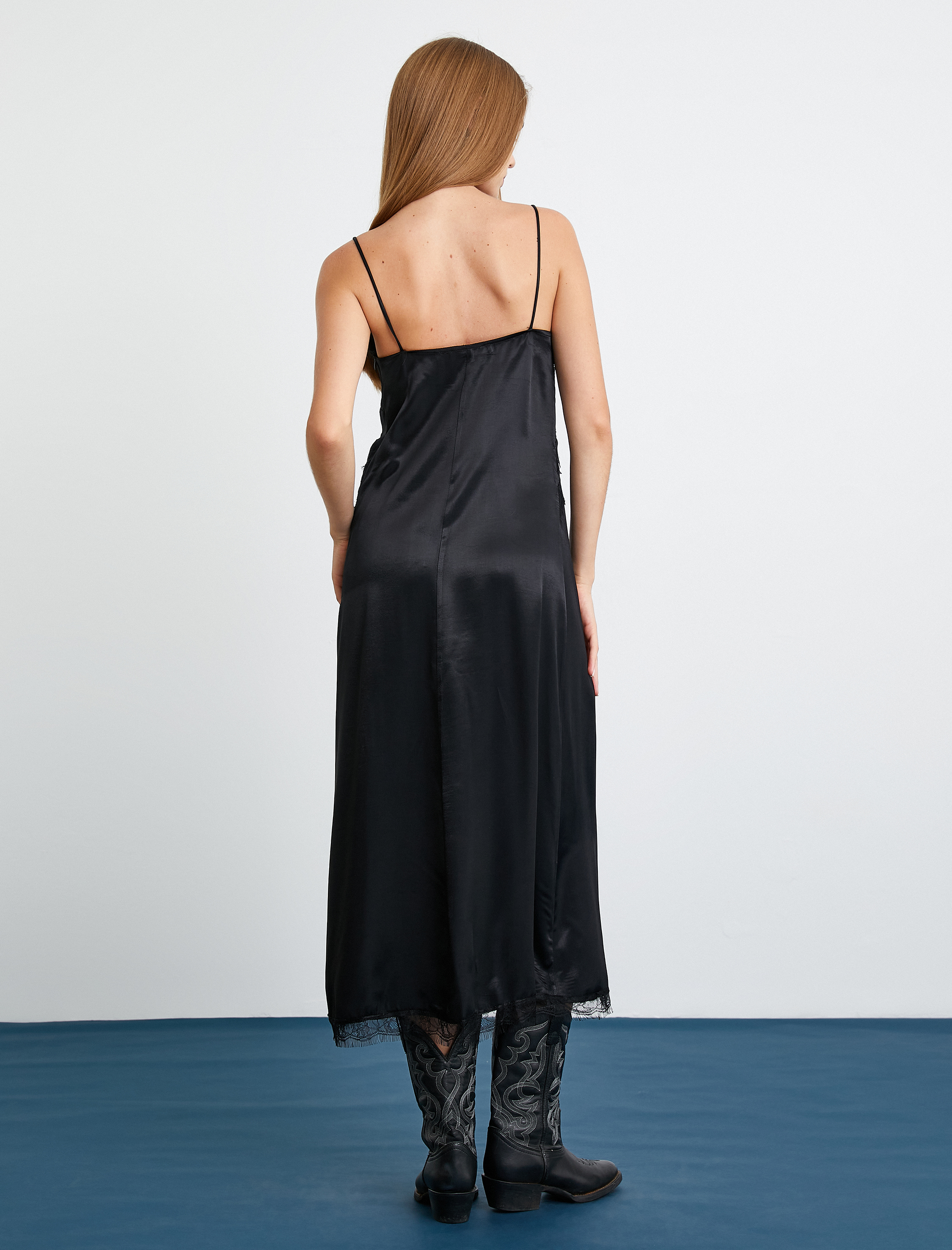   Saten Elbise İnce Askılı Dantelli Midi Boy