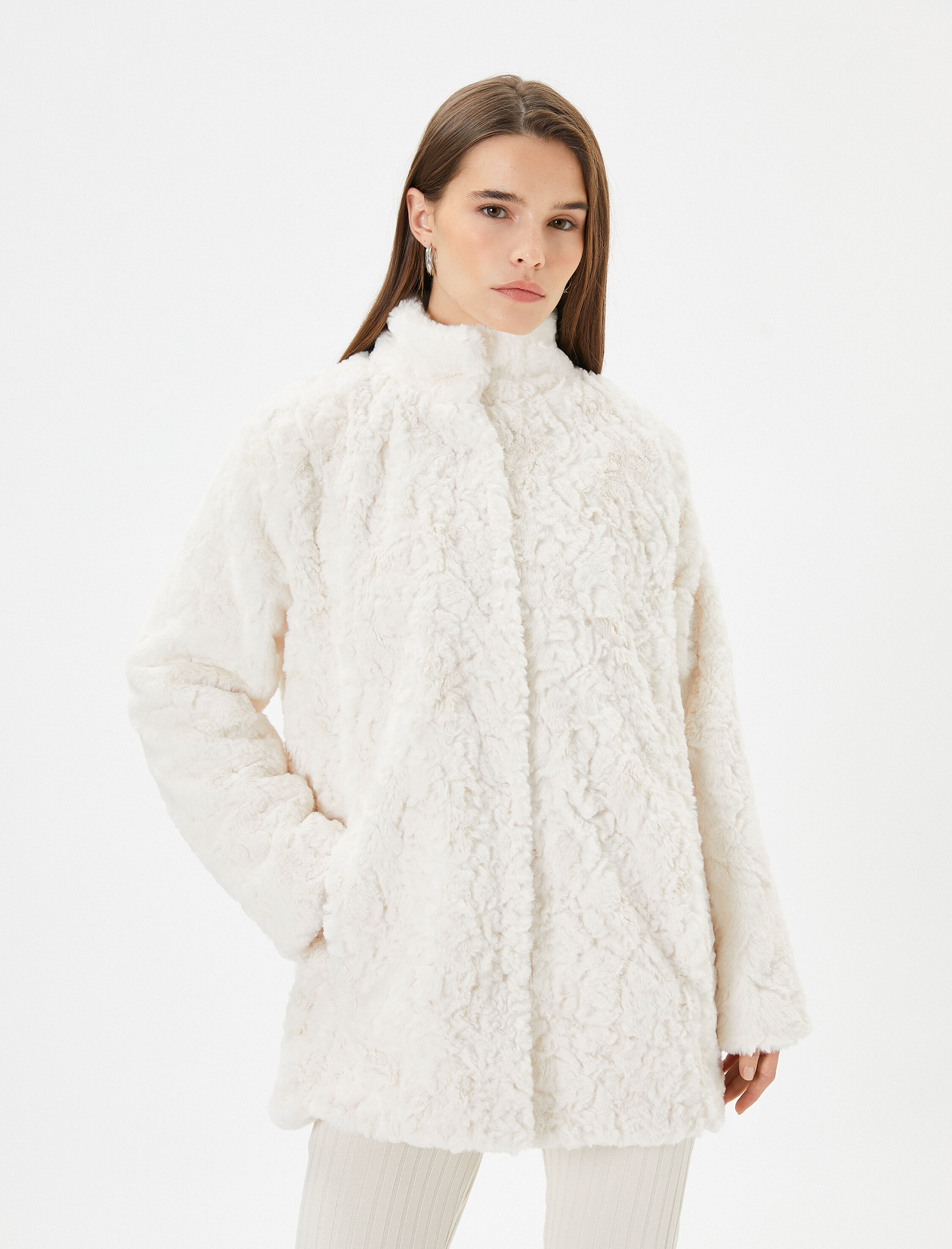   Peluş Mont Dik Yaka Çıtçıt Düğmeli Cepli