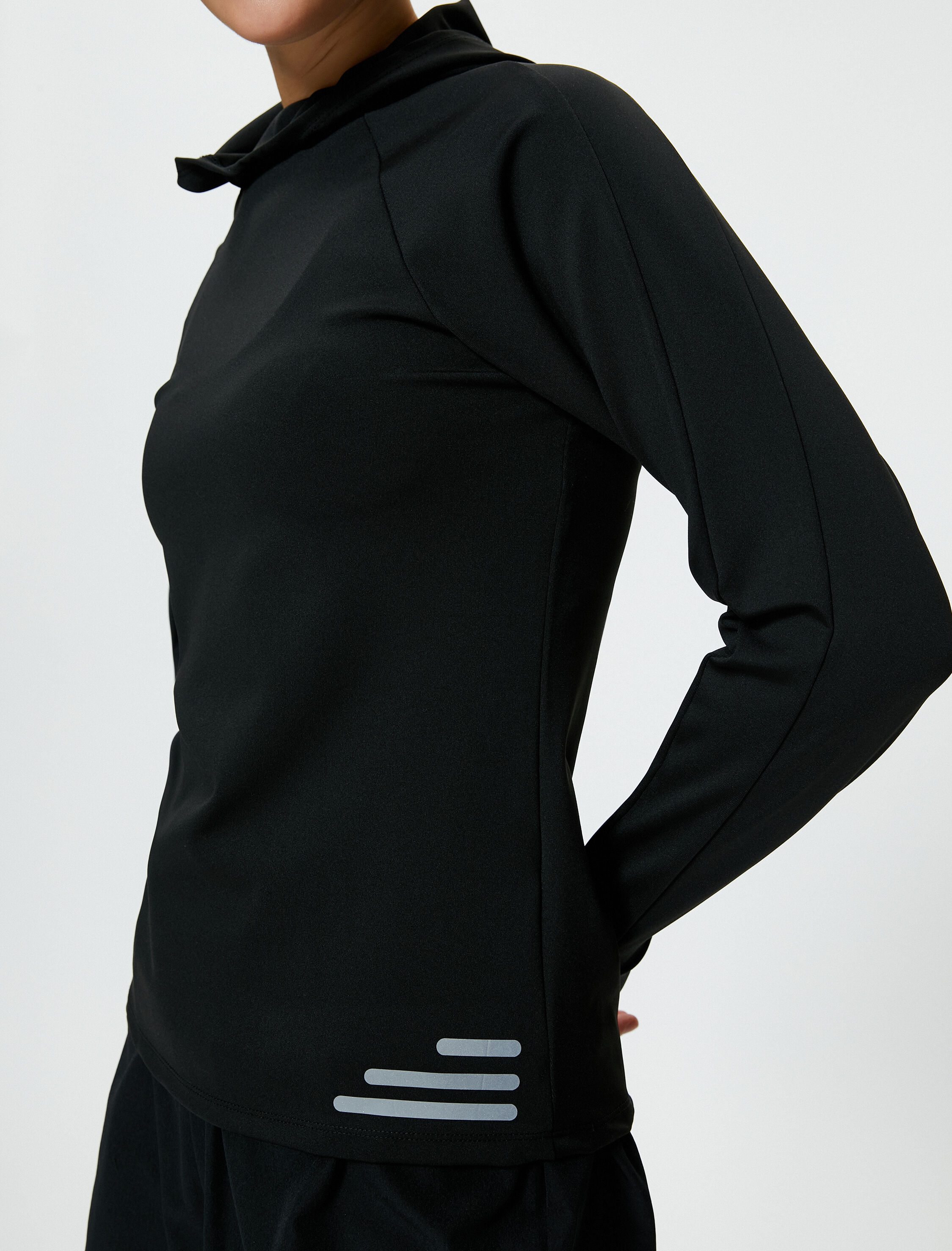   Spor Dik Yaka Kapşonlu Sweatshirt Esnek Slim Fit Reflektör Detaylı