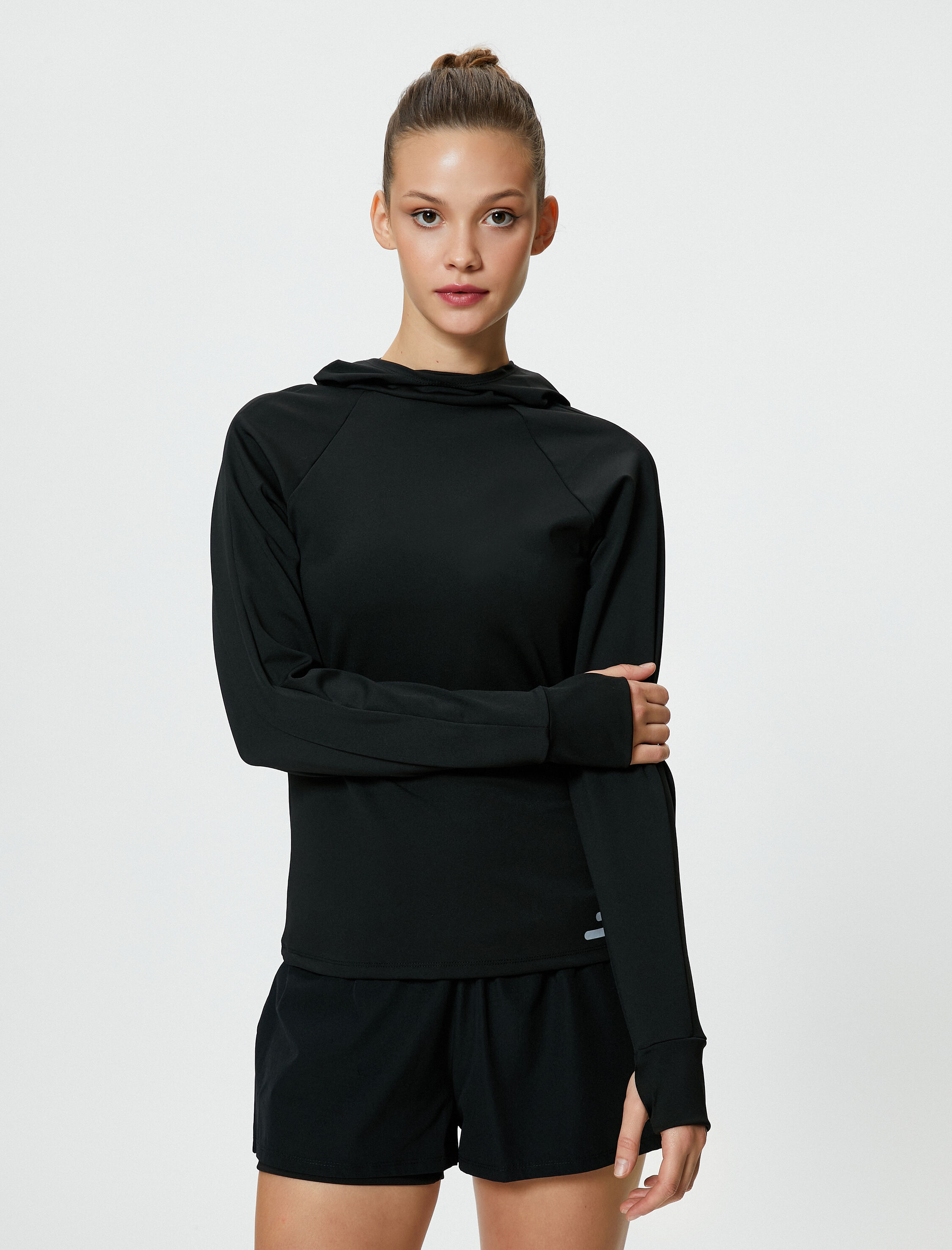   Spor Dik Yaka Kapşonlu Sweatshirt Esnek Slim Fit Reflektör Detaylı