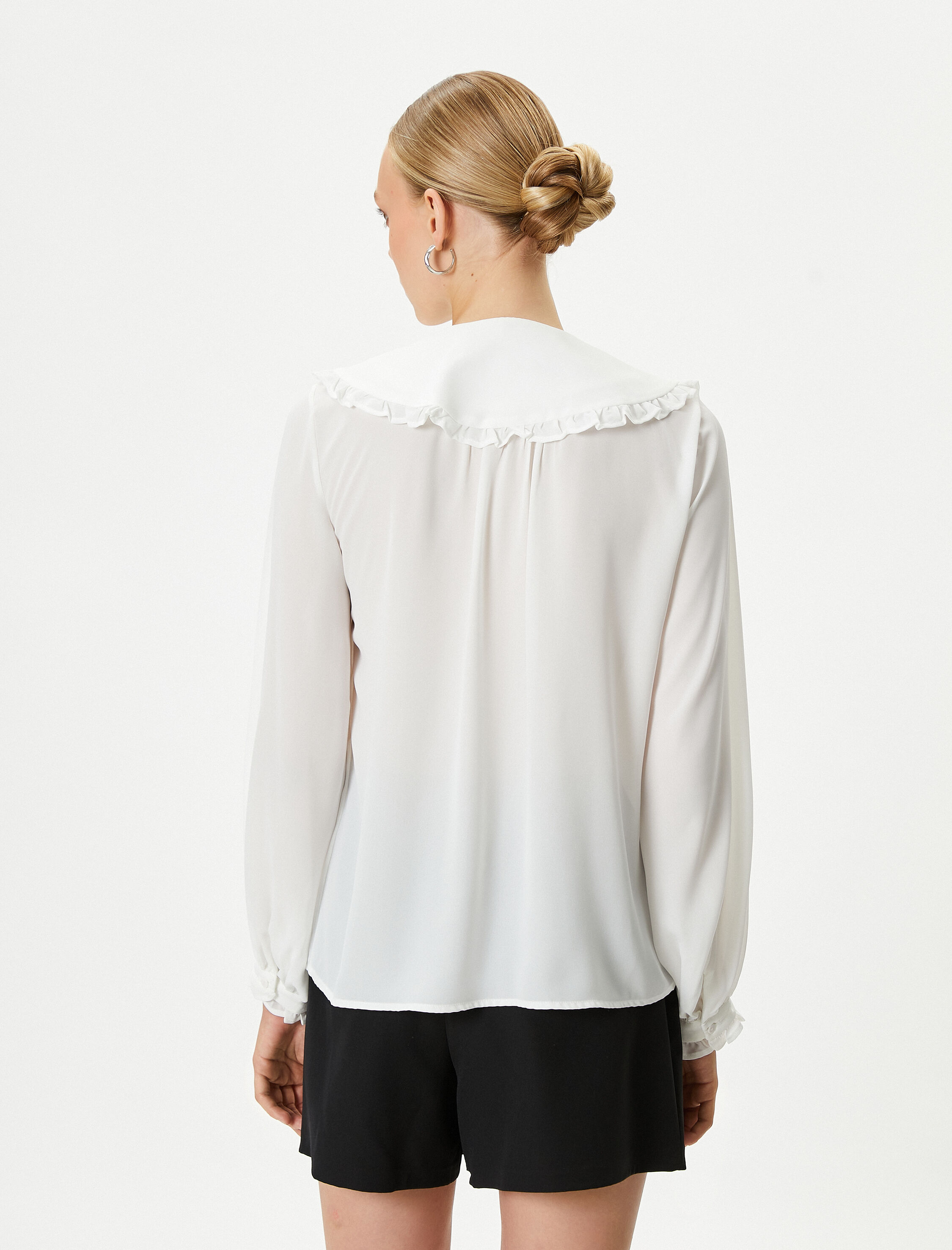   Bebe Yaka Gömlek Bağlama Detaylı Fırfırlı Balon Kollu Düğmeli