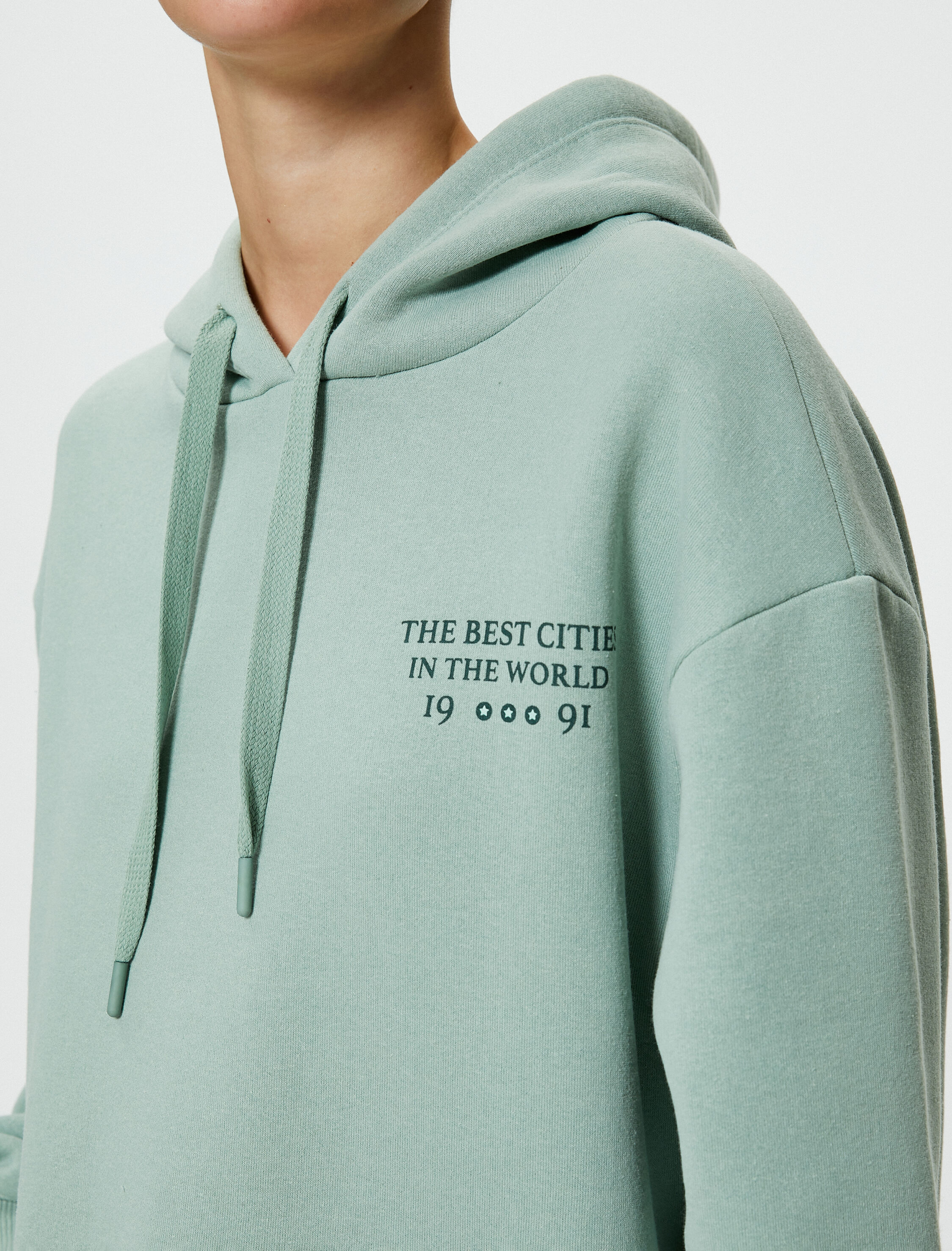   Kapşonlu Sweatshirt Arkası Baskılı Şardonlu Rahat Kalıp Cepli