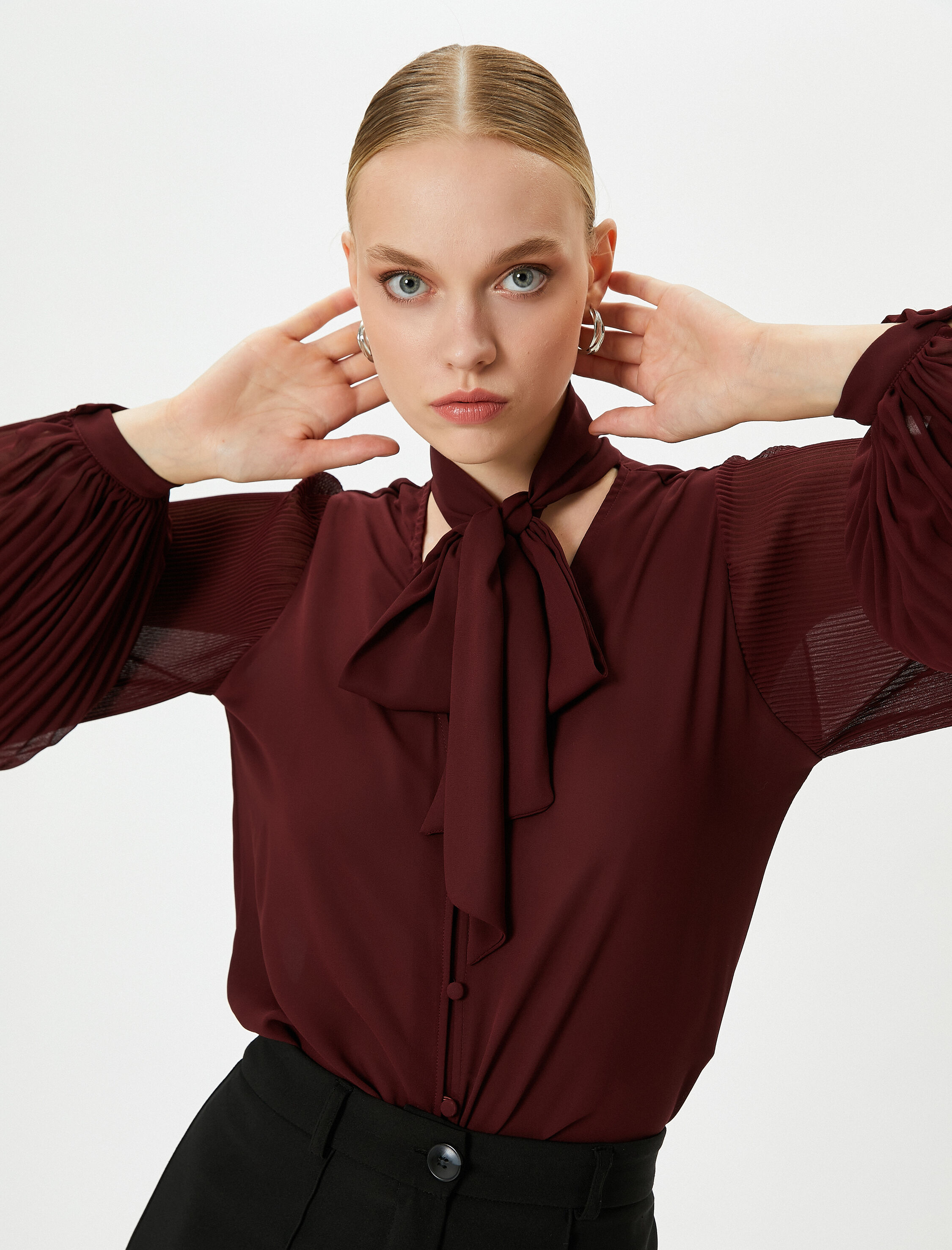   Fular Yaka Gömlek Balon Kollu Düğmeli