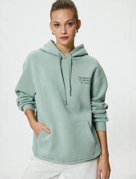 Kapşonlu Sweatshirt Arkası Baskılı Şardonlu Rahat Kalıp Cepli