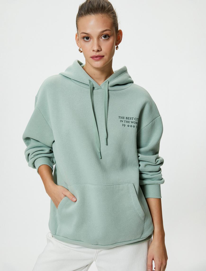   Kapşonlu Sweatshirt Arkası Baskılı Şardonlu Rahat Kalıp Cepli