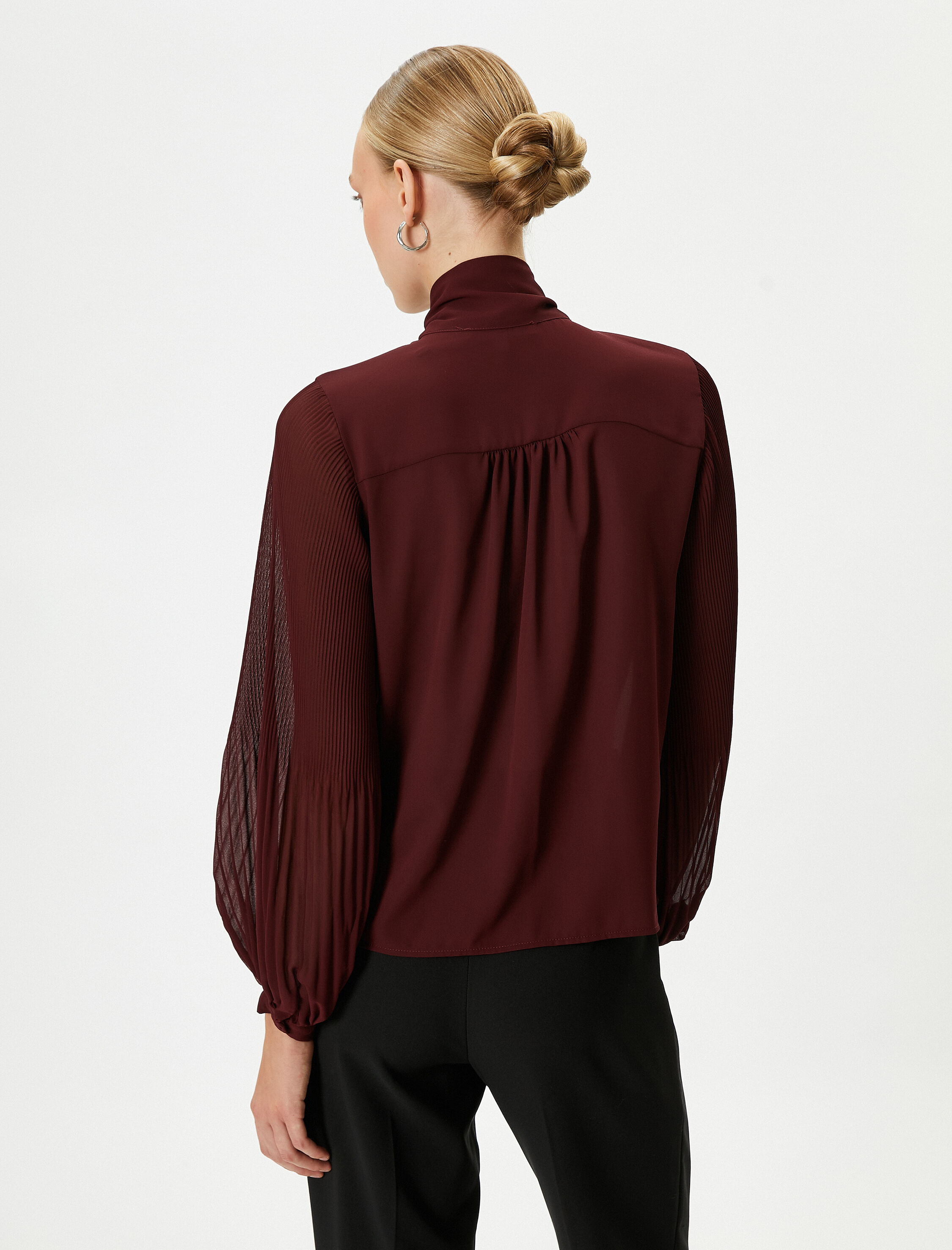   Fular Yaka Gömlek Balon Kollu Düğmeli