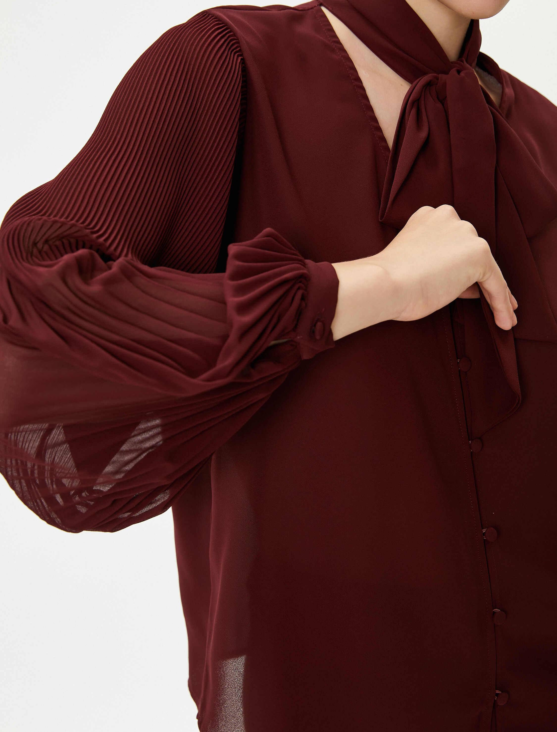   Fular Yaka Gömlek Balon Kollu Düğmeli