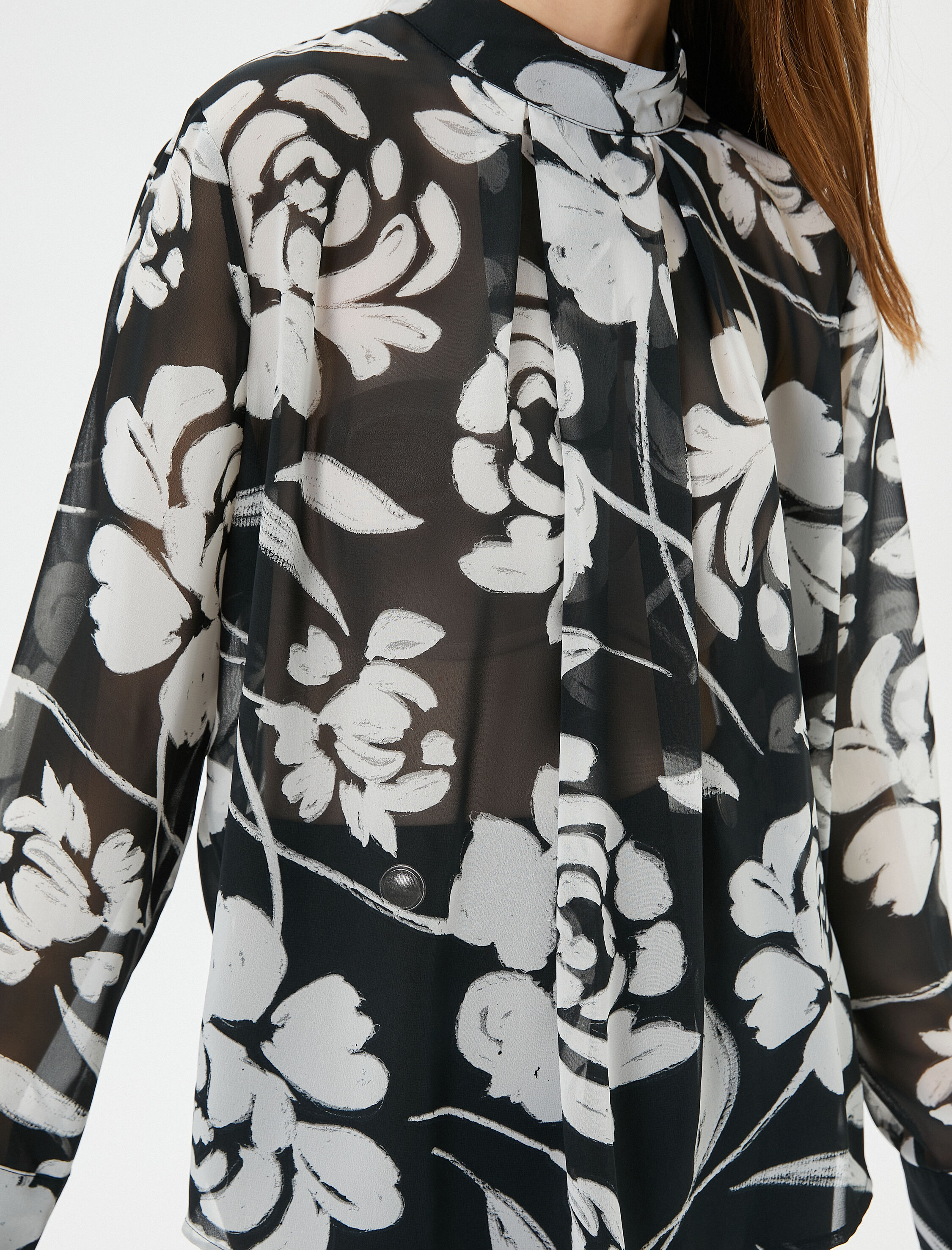 Çiçekli Şifon Bluz Dik Yaka Uzun Kollu