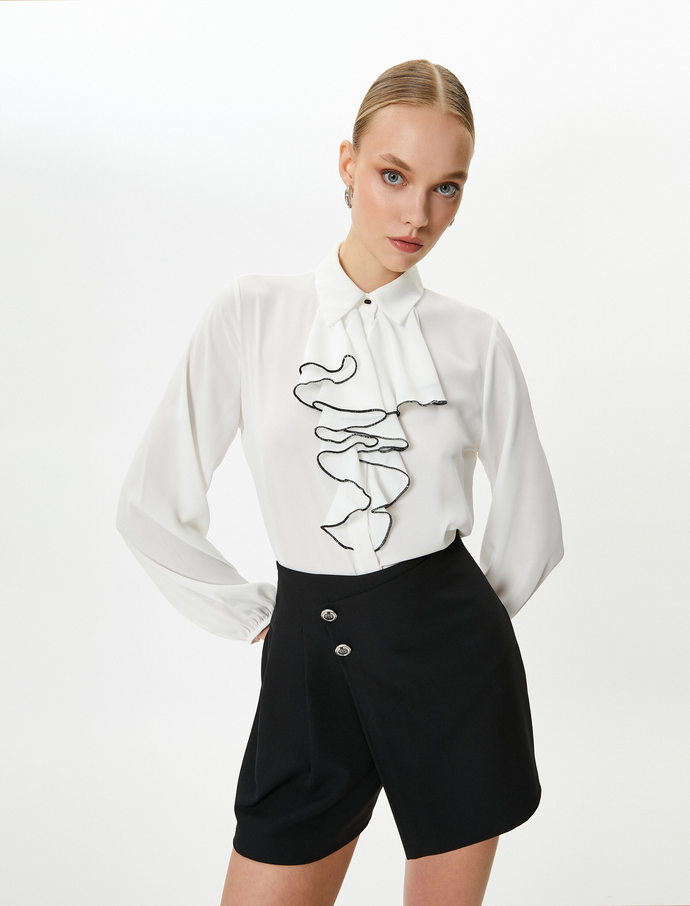   Fırfırlı Yaka Gömlek Balon Kollu Düğmeli