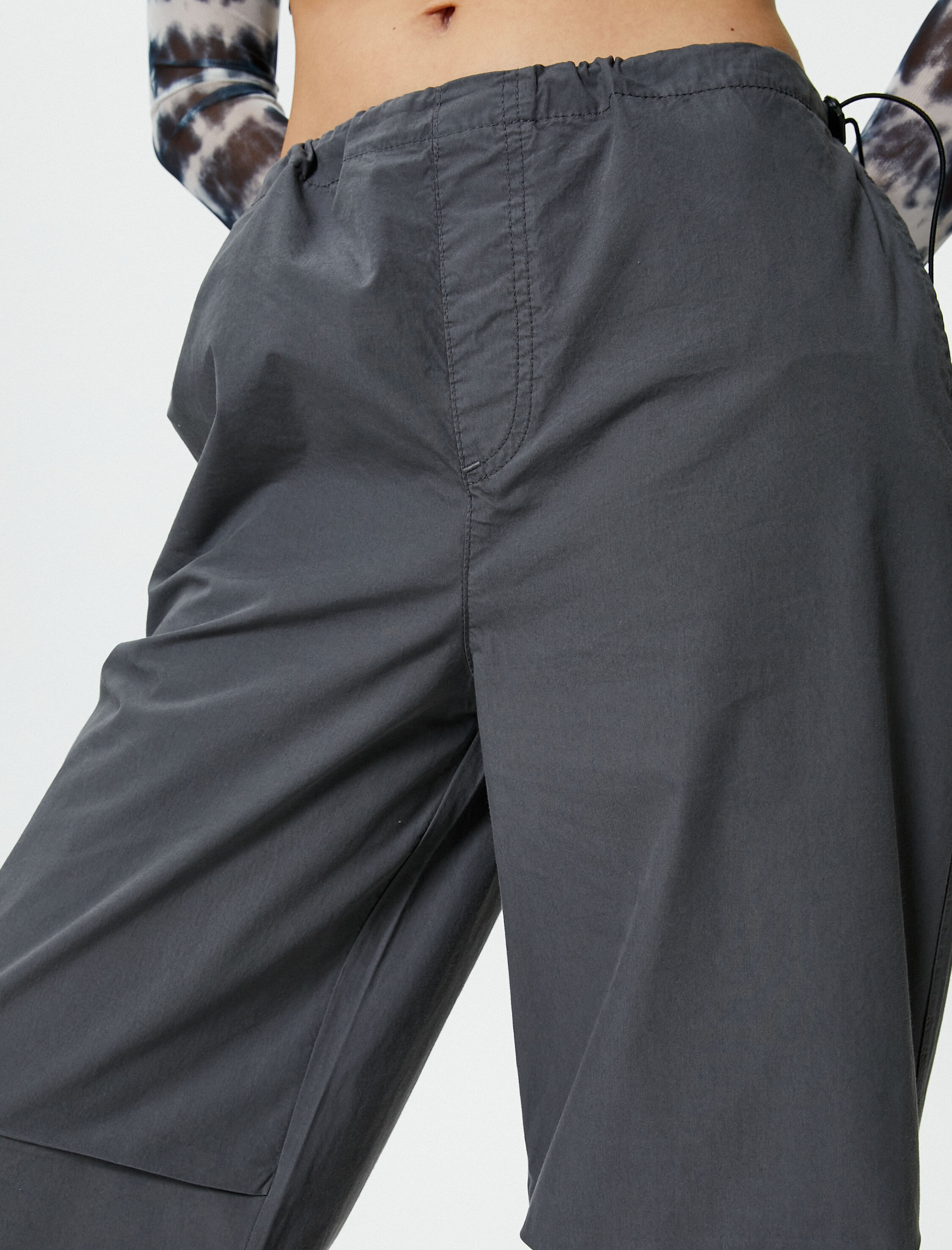   Oversize Paraşüt Pantolon Kat Detaylı Cepli Pamuklu