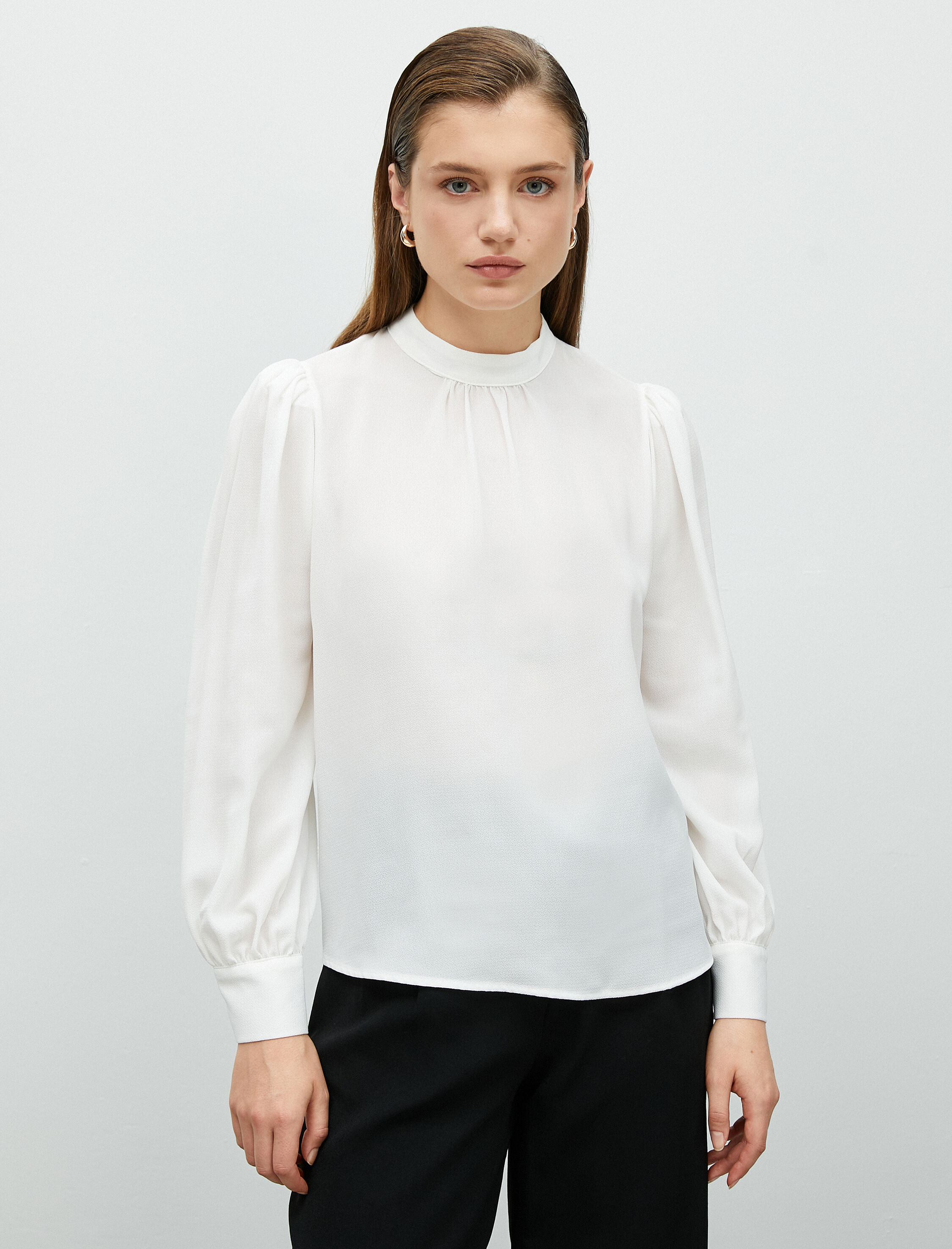   Dik Yaka Bluz Drape Detaylı Uzun Kollu