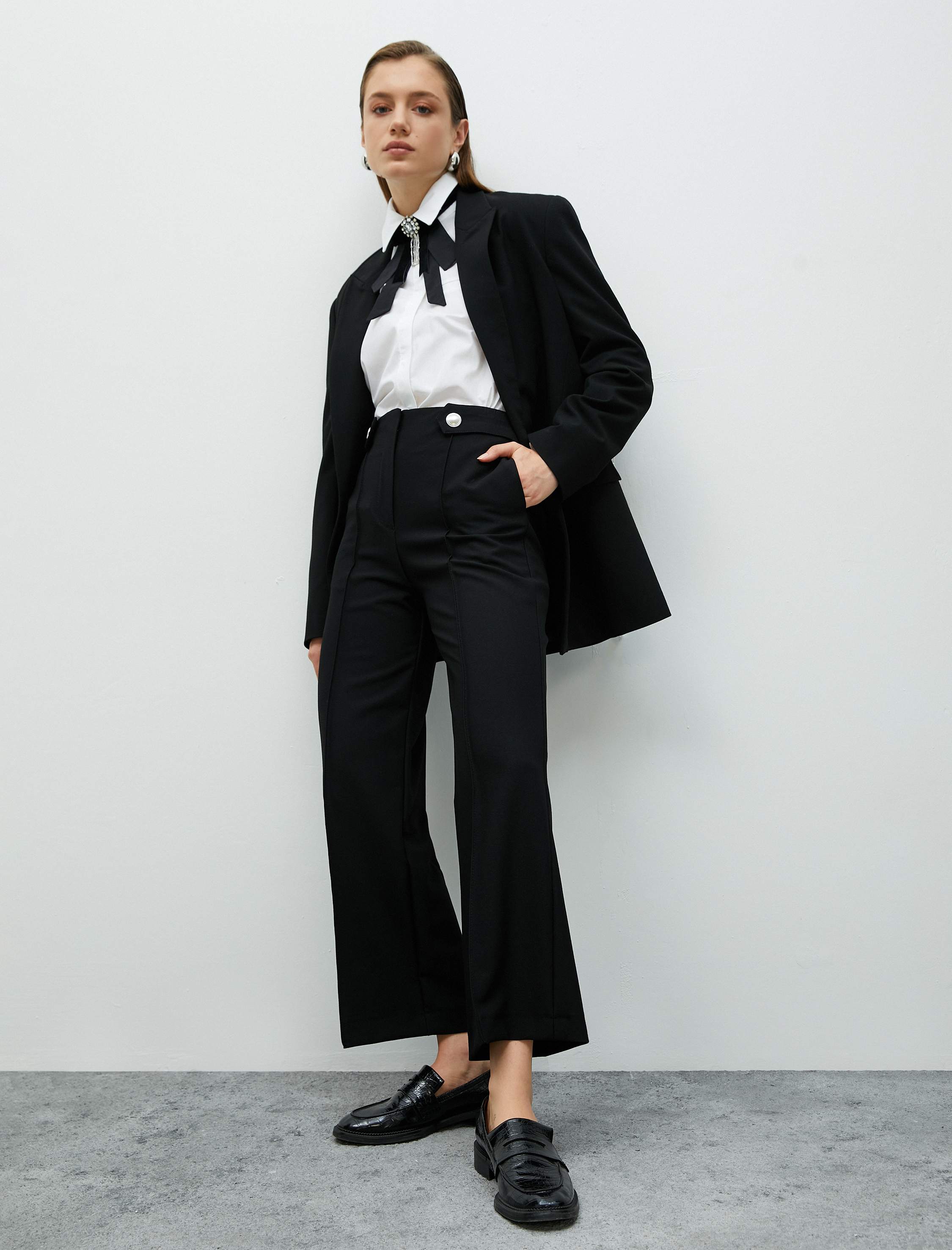   Kumaş Pantolon Crop Bol Paça Düğmeli Cep Detaylı