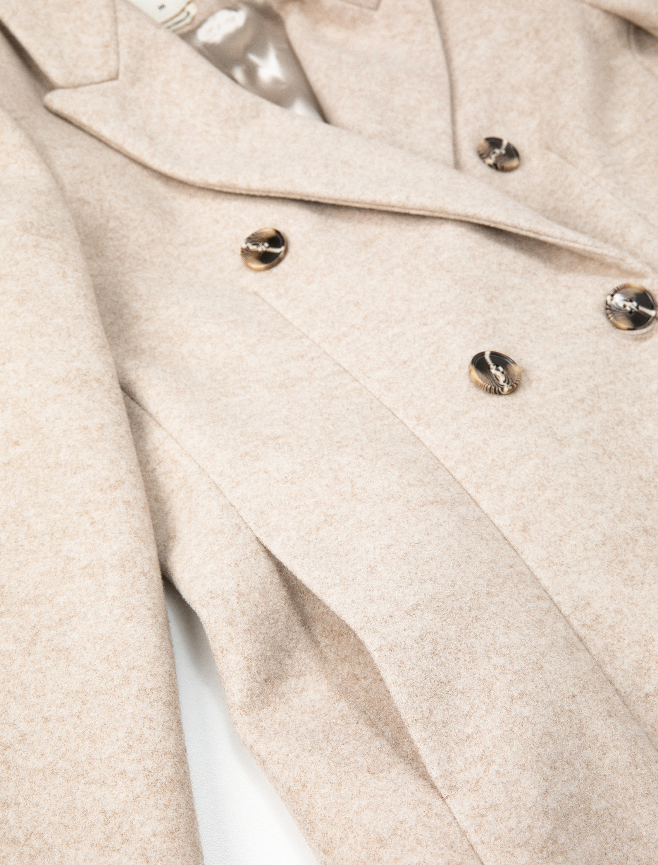   Uzun Kaşe Kaban Kruvaze Kapama Düğmeli Cep Detaylı Kuşaklı