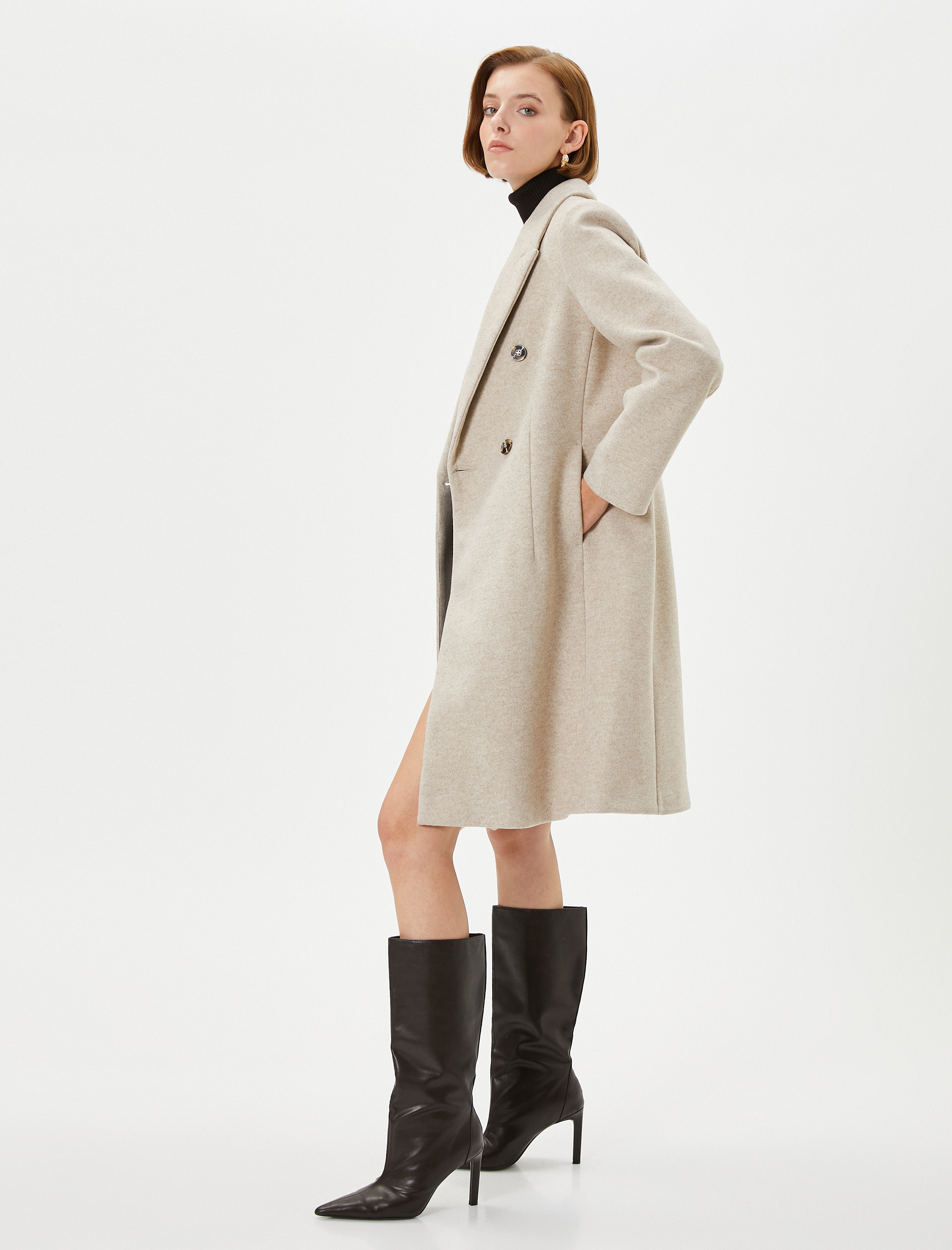   Uzun Kaşe Kaban Kruvaze Kapama Düğmeli Cep Detaylı Kuşaklı