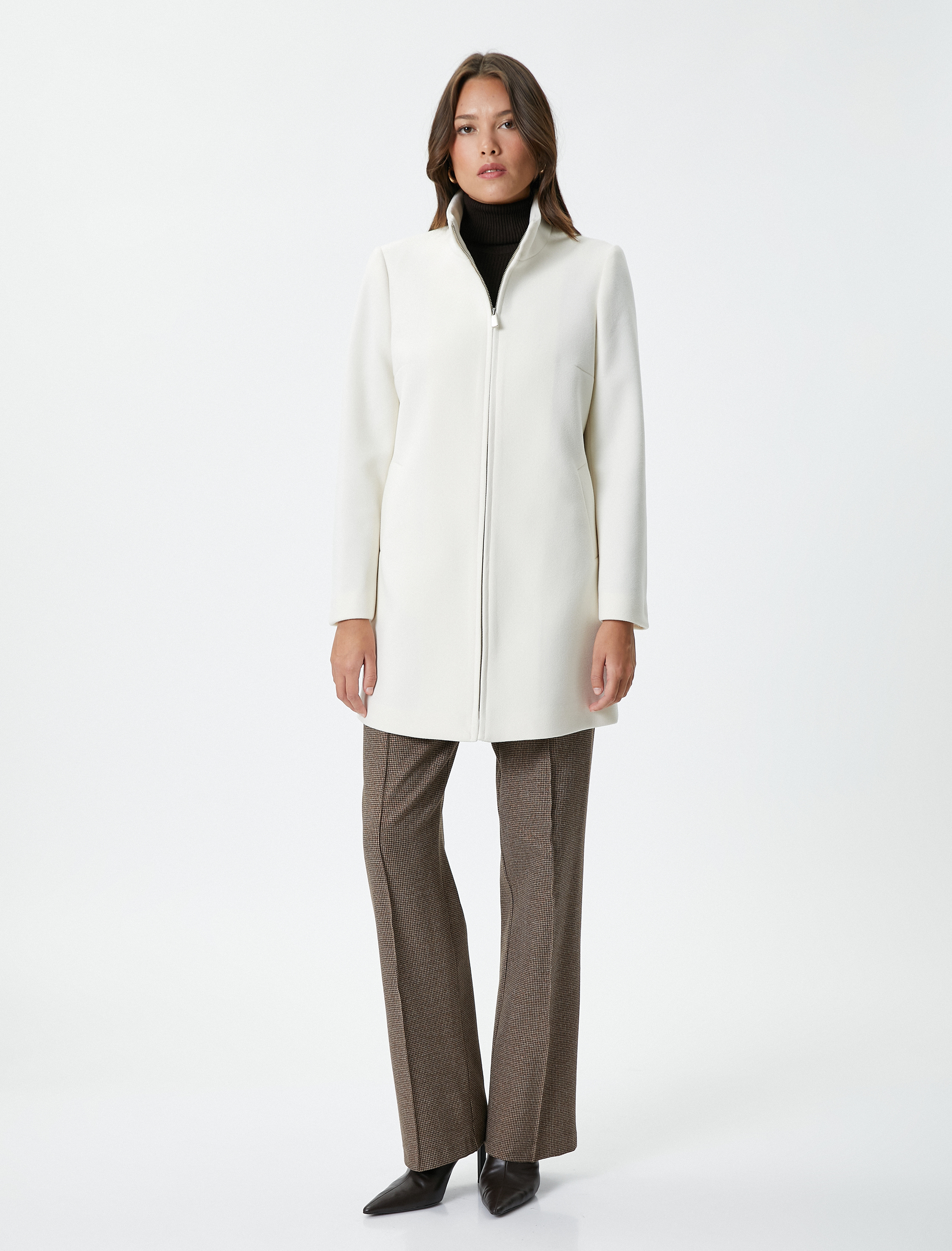   Kaşe Kaban Dik Yaka Fermuarlı