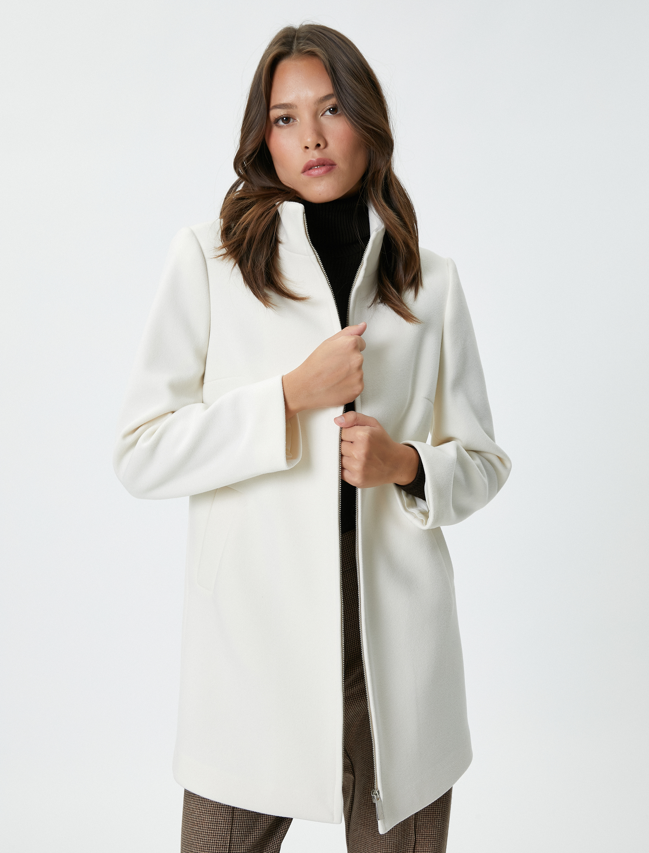   Kaşe Kaban Dik Yaka Fermuarlı