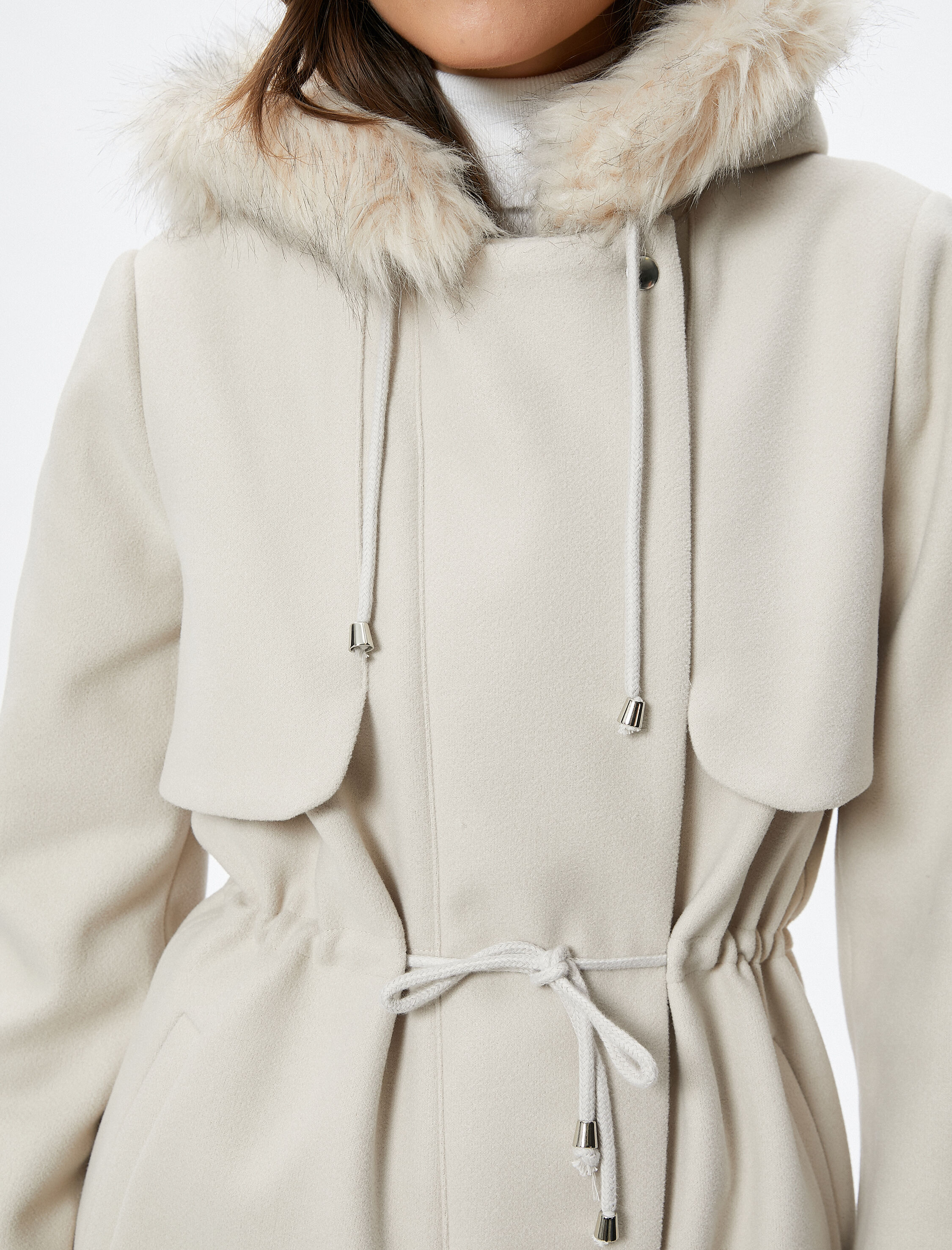   Kapüşonlu Kaban Suni Kürk Detaylı Beli Bağcıklı Cepli