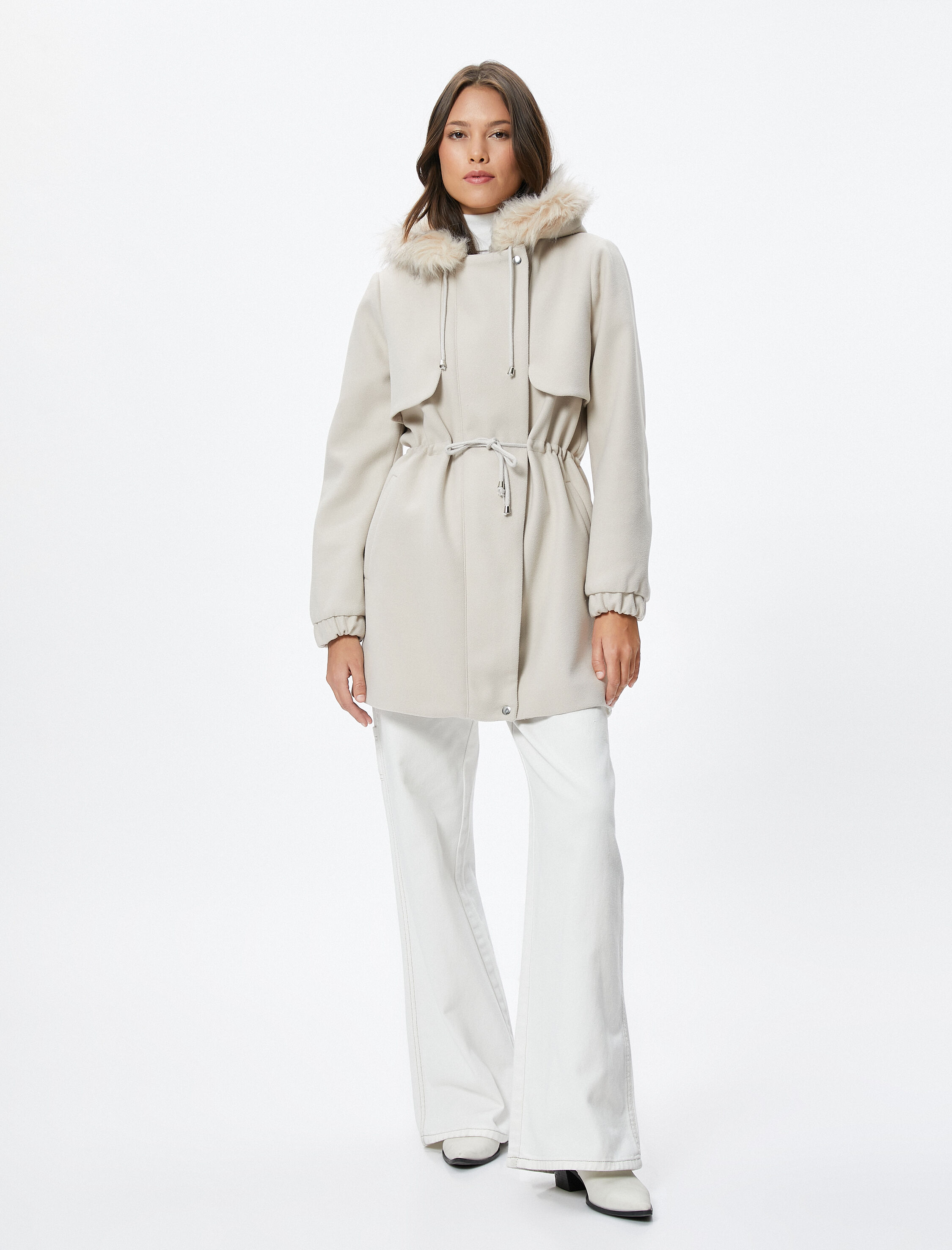   Kapüşonlu Kaban Suni Kürk Detaylı Beli Bağcıklı Cepli