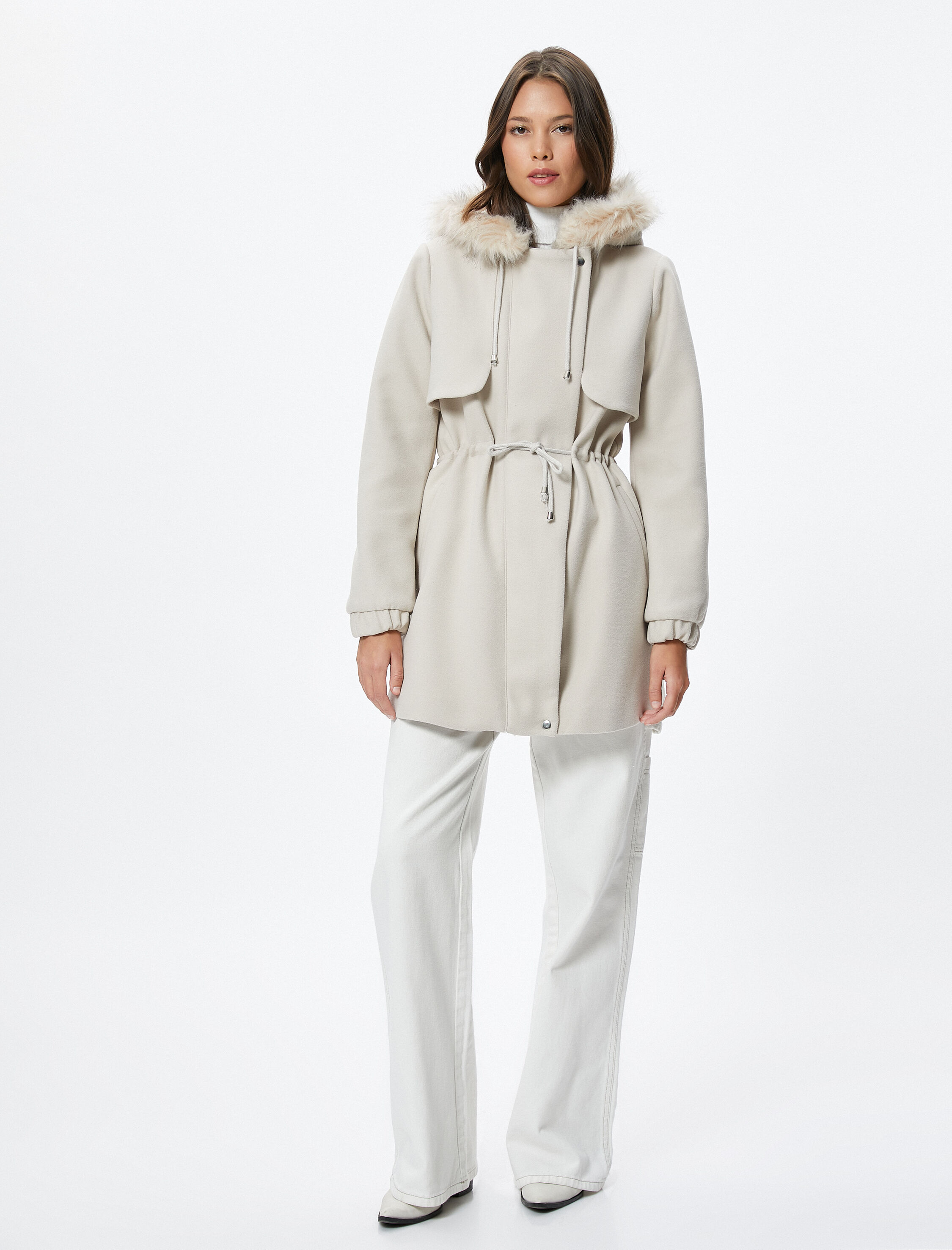   Kapüşonlu Kaban Suni Kürk Detaylı Beli Bağcıklı Cepli