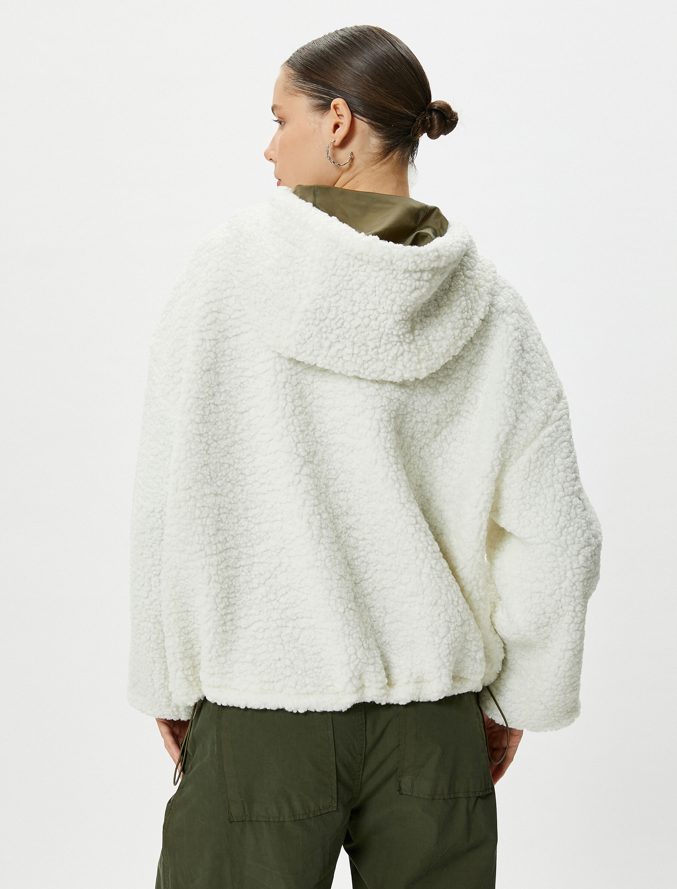   Kapşonlu Peluş Ceket Fermuarlı Astarlı Cepli