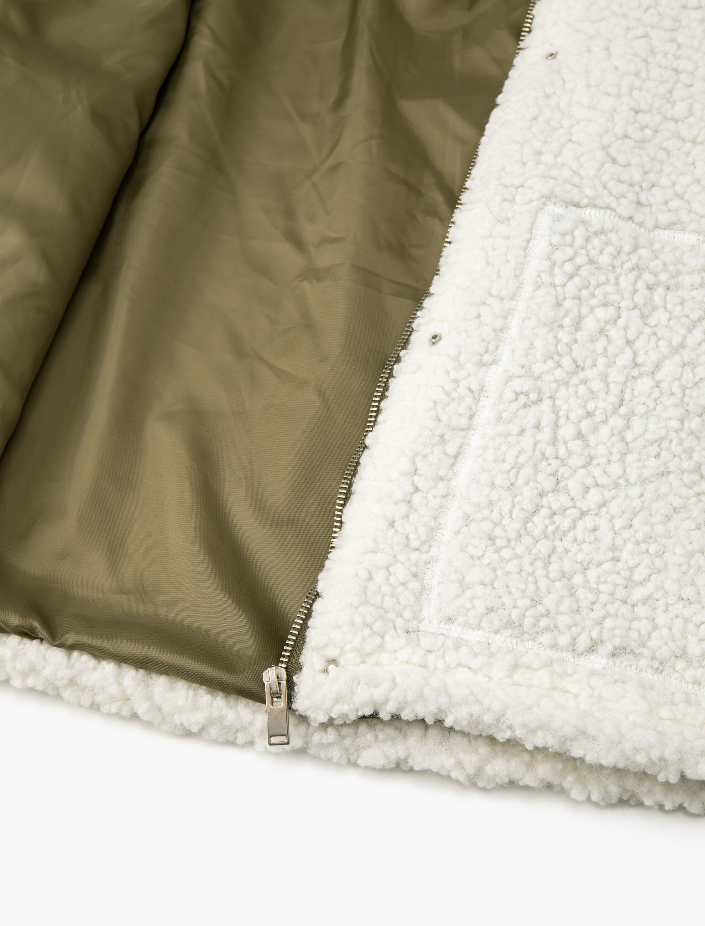   Kapşonlu Peluş Ceket Fermuarlı Astarlı Cepli