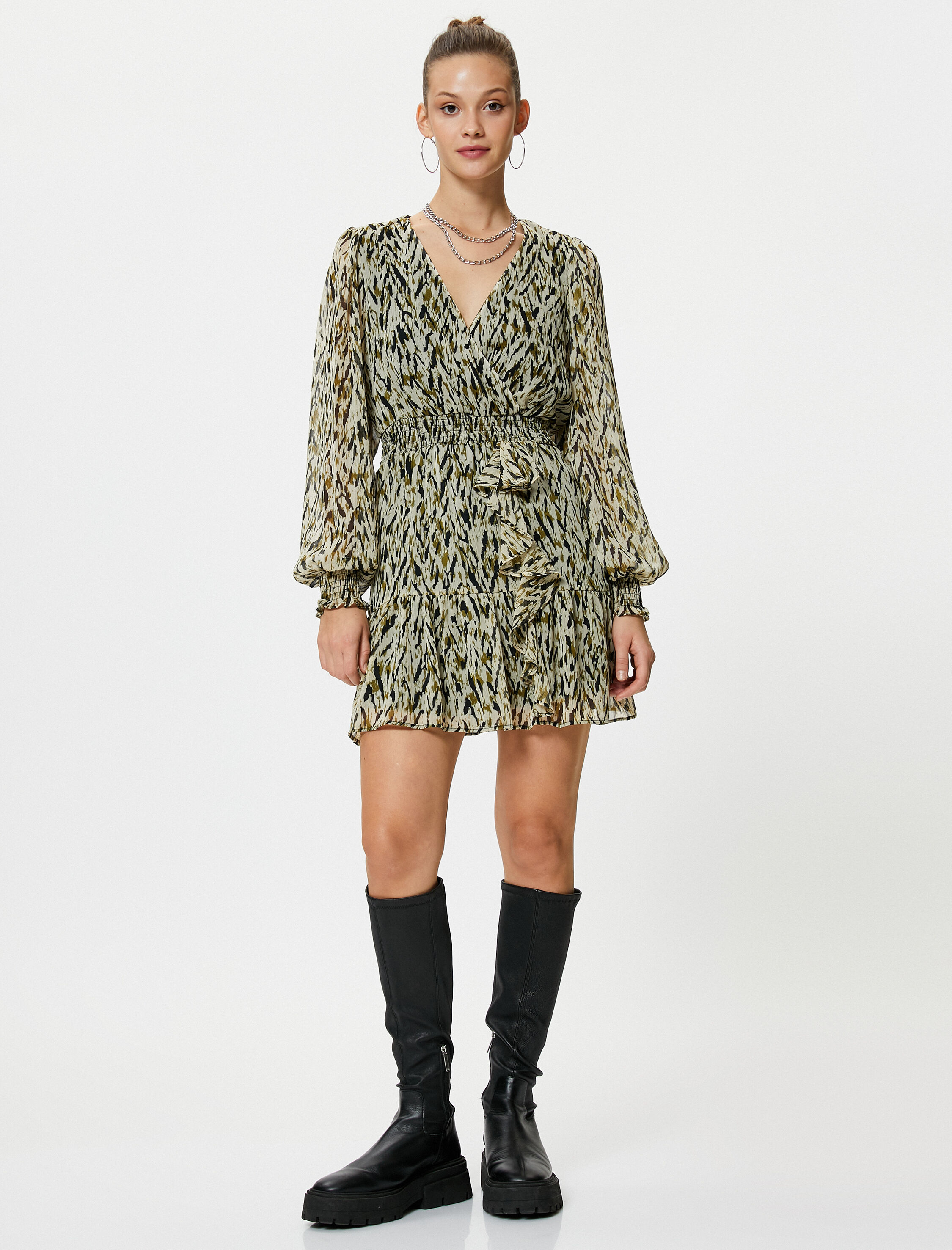   Tül Mini Elbise Kruvaze Yaka Fırfırlı Desenli Uzun Kollu Manşetleri Lastikli