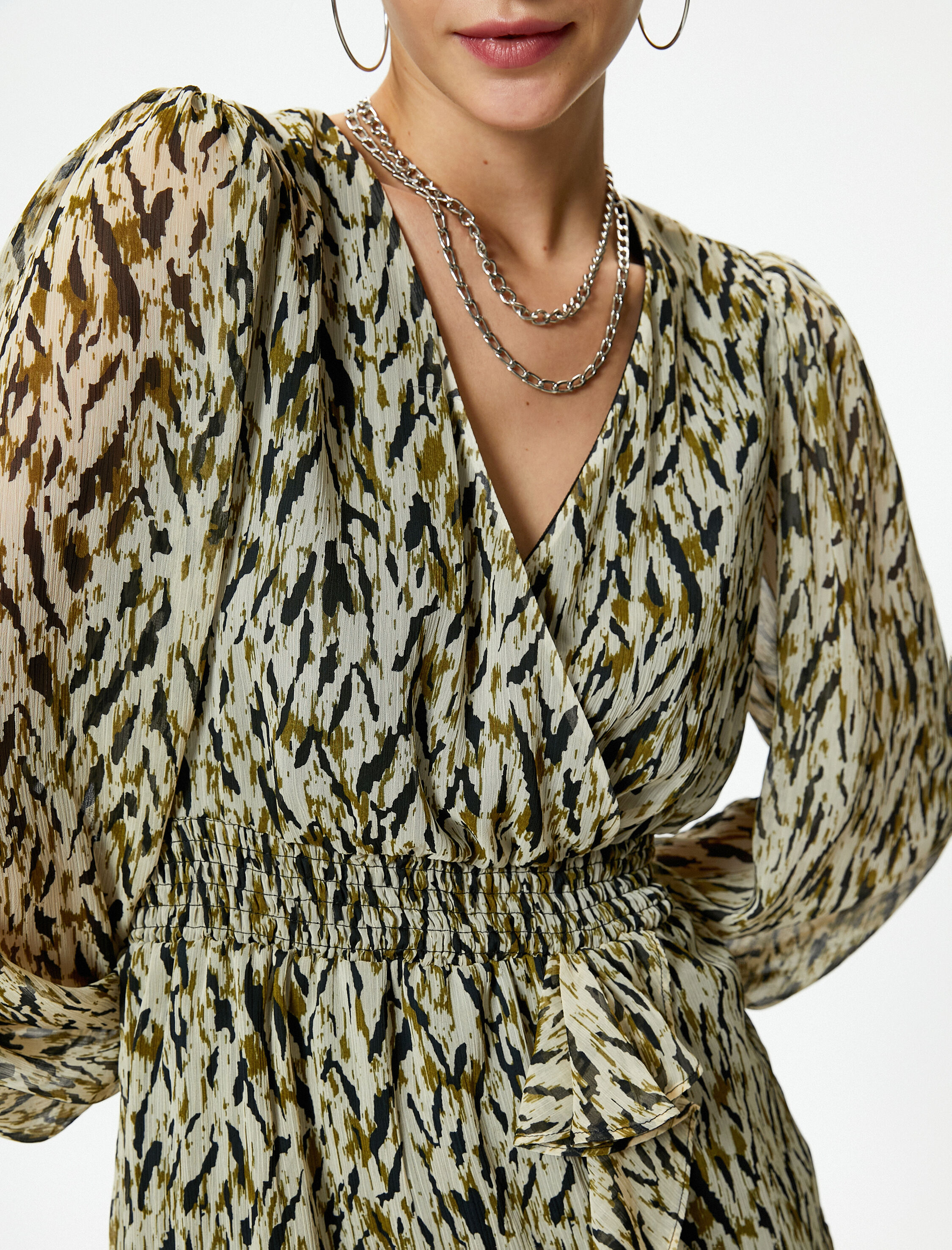   Tül Mini Elbise Kruvaze Yaka Fırfırlı Desenli Uzun Kollu Manşetleri Lastikli