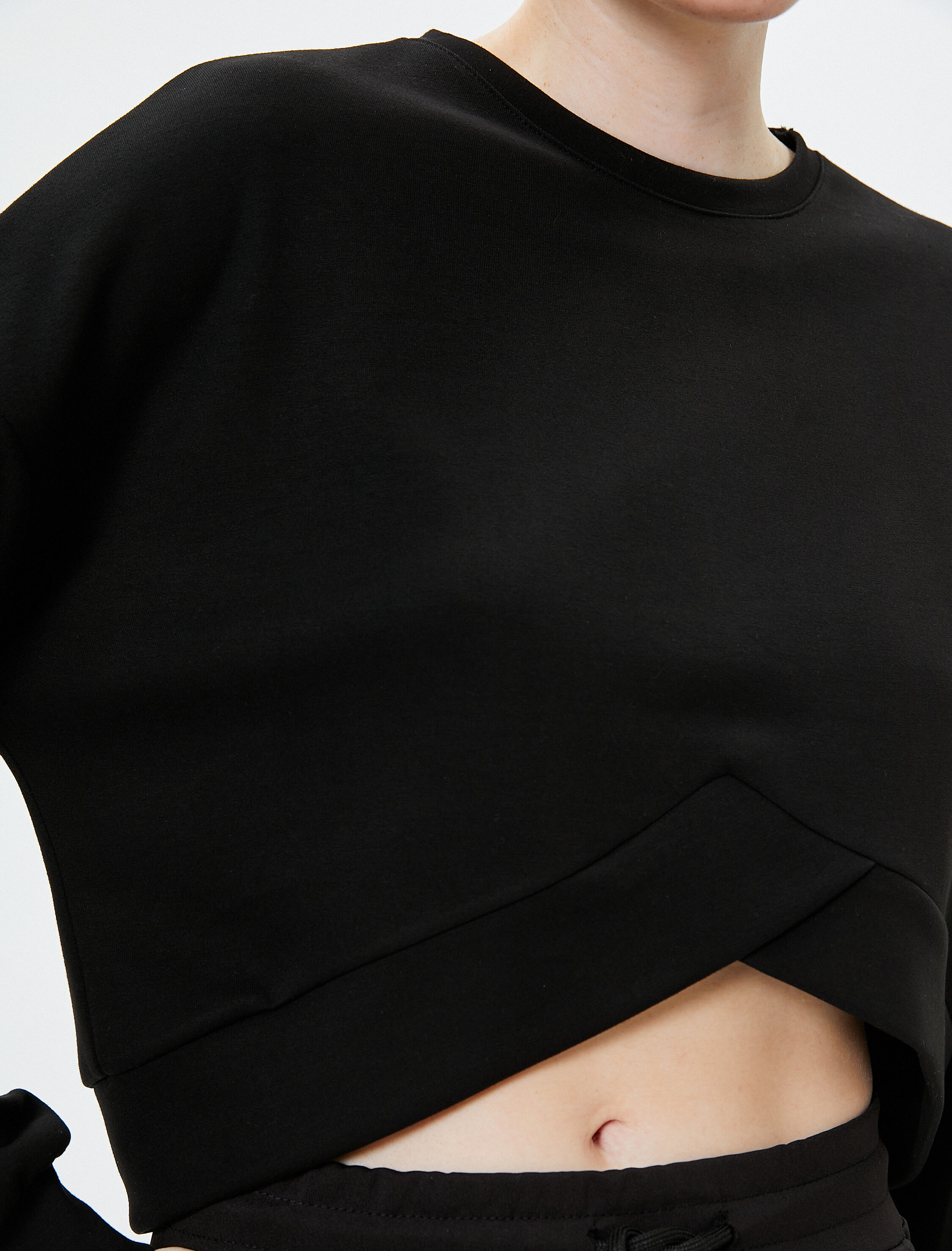   Crop Asimetrik Kesim Spor Sweatshirt Bisiklet Yaka Uzun Kollu Viskon Kumaş