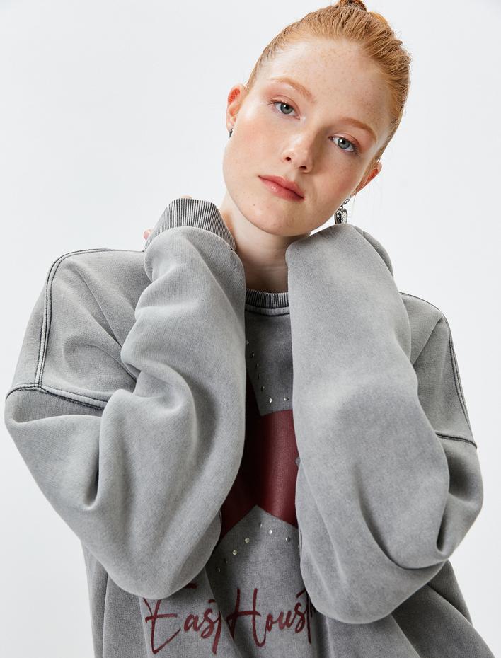  Soluk Efektli Oversize Sweatshirt Şardonlu Uzun Kollu Bisiklet Yaka Baskılı