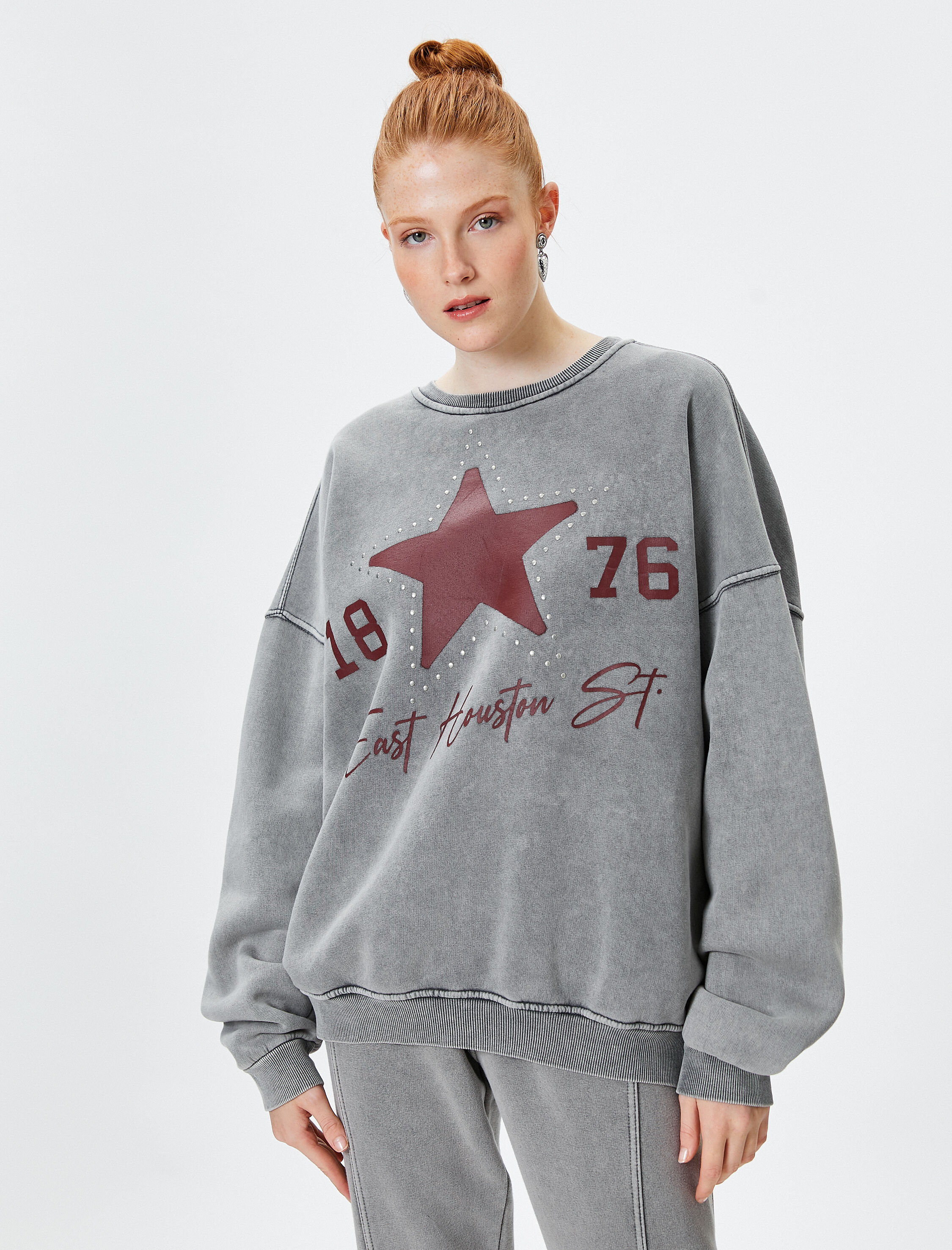   Soluk Efektli Oversize Sweatshirt Şardonlu Uzun Kollu Bisiklet Yaka Baskılı