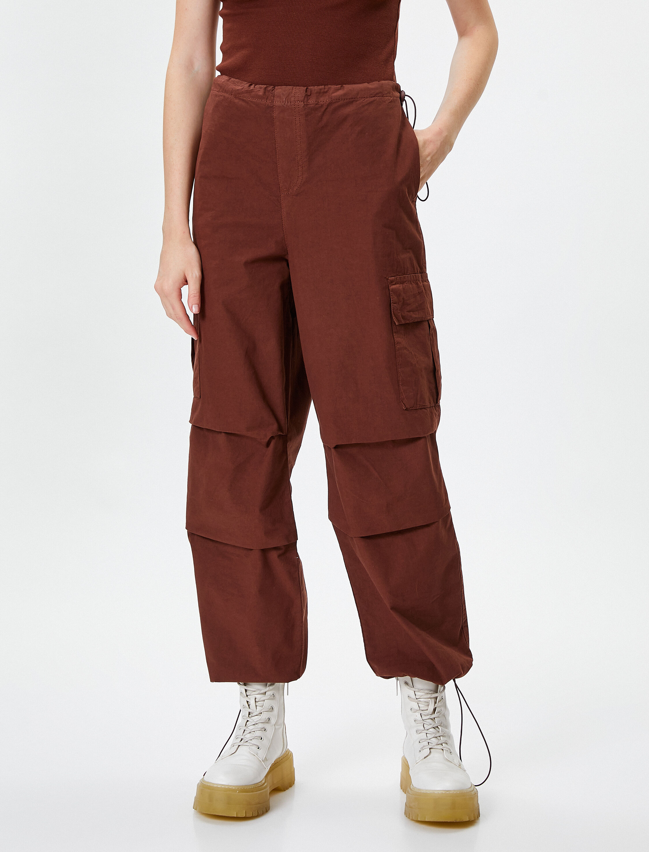   Paraşüt Pantolon Oversize Kargo Cepli Beli ve Paçaları Lastikli Pamuklu